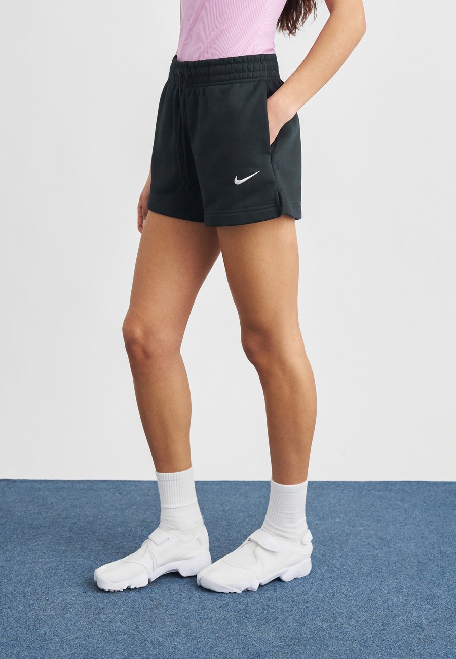 Шорты Nike Sportswear Shorts, Black/Sail/Black
Шорты Nike Sportswear Shorts, Black/Sail/Black