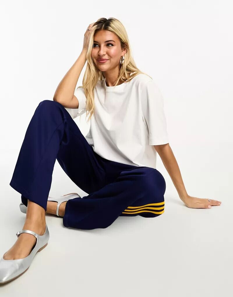 Белая футболка свободного кроя Weekday Perfect
Белая футболка свободного кроя Weekday Perfect