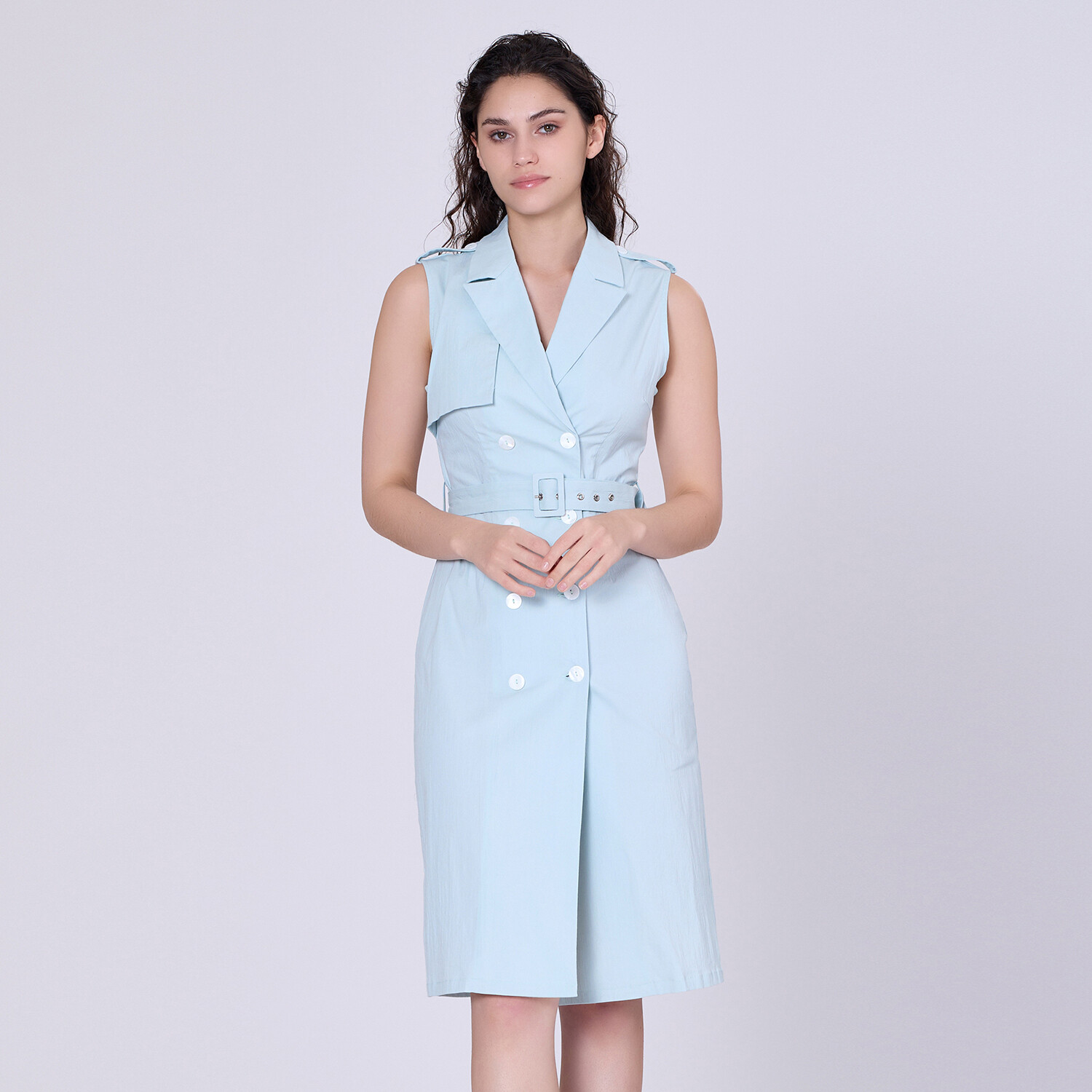 Двубортное платье без рукавов в стиле тренч Smart And Joy, голубой
Двубортное платье без рукавов в стиле тренч Smart And Joy, голубой