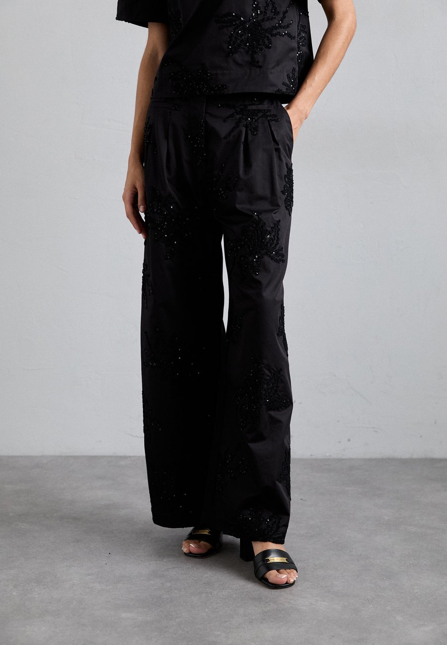 Брюки MUNTHE STORMY, Black
Брюки MUNTHE STORMY, Black