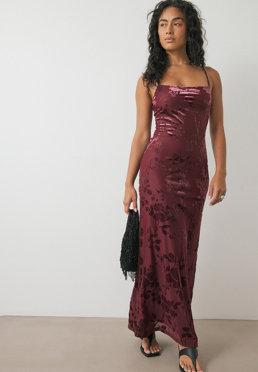 Платье NA-KD FLORAL, Plum/Bordeaux
Платье NA-KD FLORAL, Plum/Bordeaux