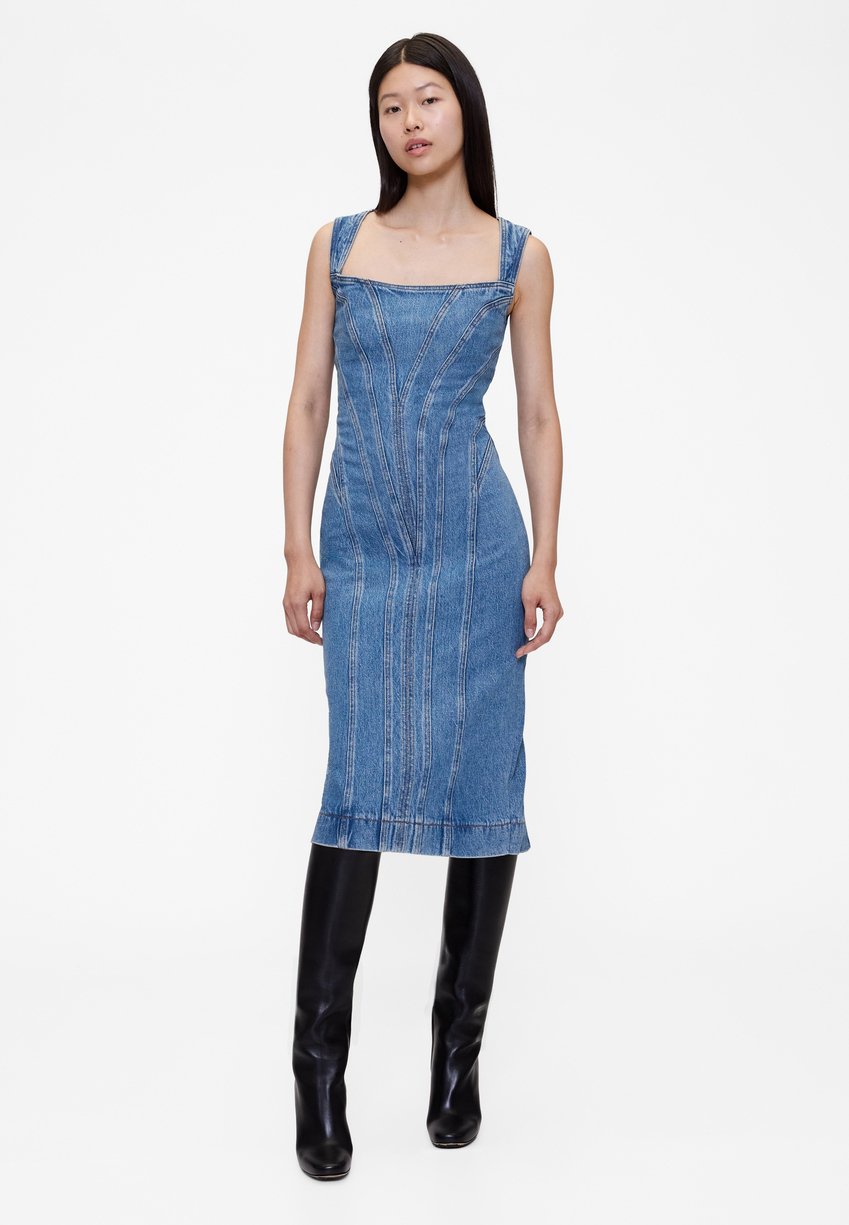 Платье GAP GAPSTUDIO SEAMED DENIM MIDI DRESS, Medium Wash/Blue Denim
Платье GAP GAPSTUDIO SEAMED DENIM MIDI DRESS, Medium Wash/Blue Denim