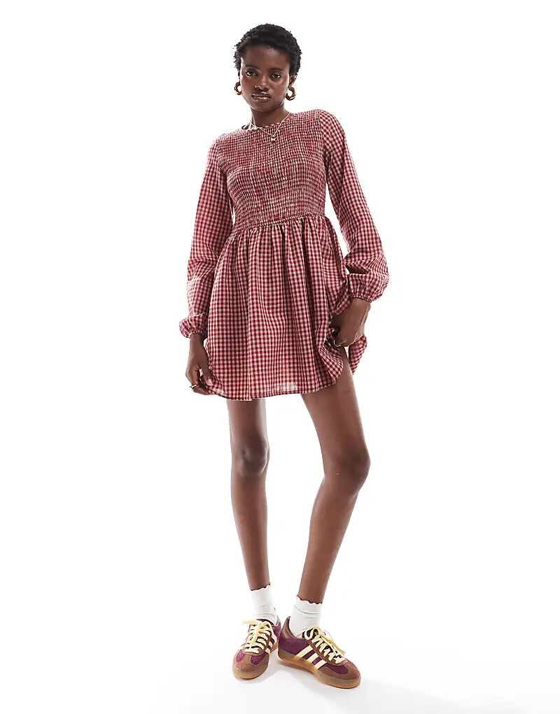 Мини-платье-халат с присборенными деталями из натуральной красной клетчатой ткани Daisy Street
Мини-платье-халат с присборенными деталями из натуральной красной клетчатой ткани Daisy Street