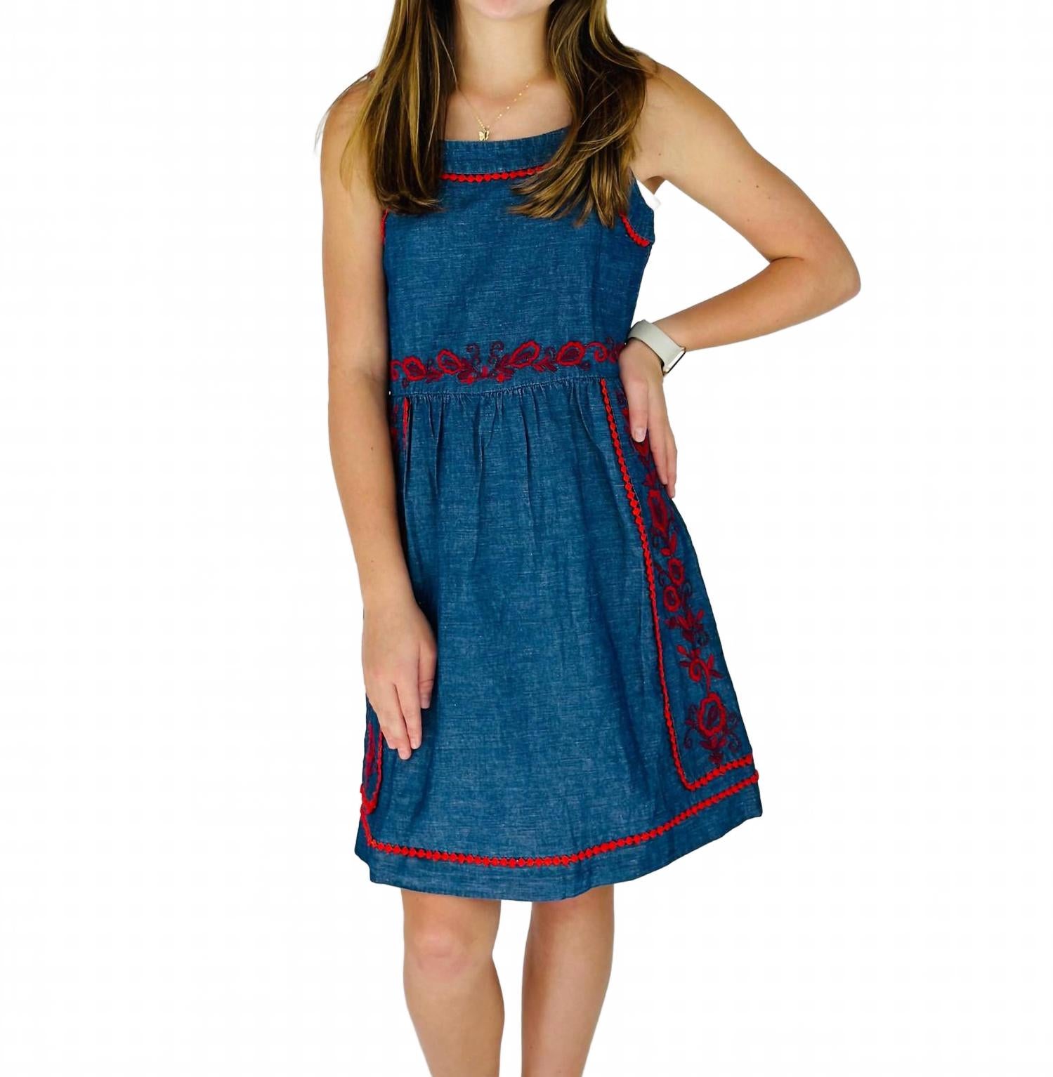 Детское платье Soho из льняного шамбре в сине-красном цвете Blu & Blue
Детское платье Soho из льняного шамбре в сине-красном цвете Blu & Blue