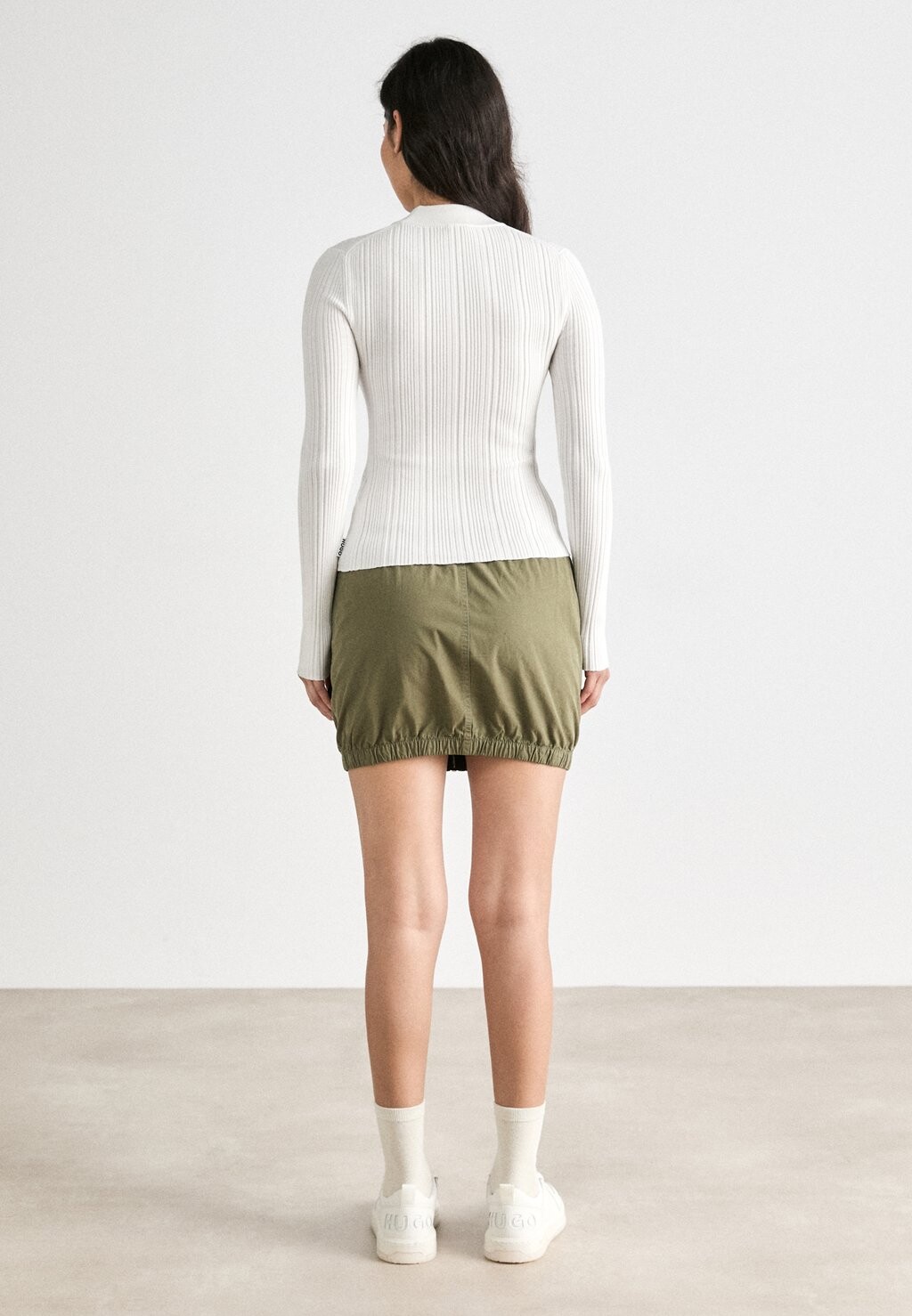 Свитер SARPHAMMY HUGO, кремовый
Свитер SARPHAMMY HUGO, кремовый