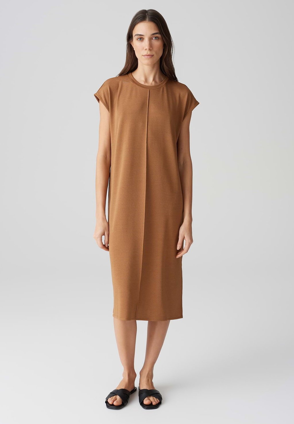 Платье из джерси MIDI RUNDHALSAUSSCHNITT OPUS, коричневый
Платье из джерси MIDI RUNDHALSAUSSCHNITT OPUS, коричневый