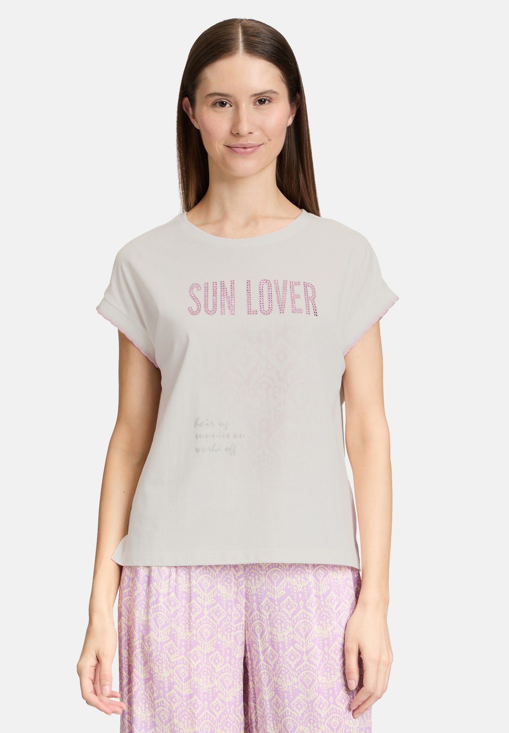 Футболка с принтом MIT RUNDHALSAUSSCHNITT Cartoon, белый 
Футболка с принтом MIT RUNDHALSAUSSCHNITT Cartoon, белый