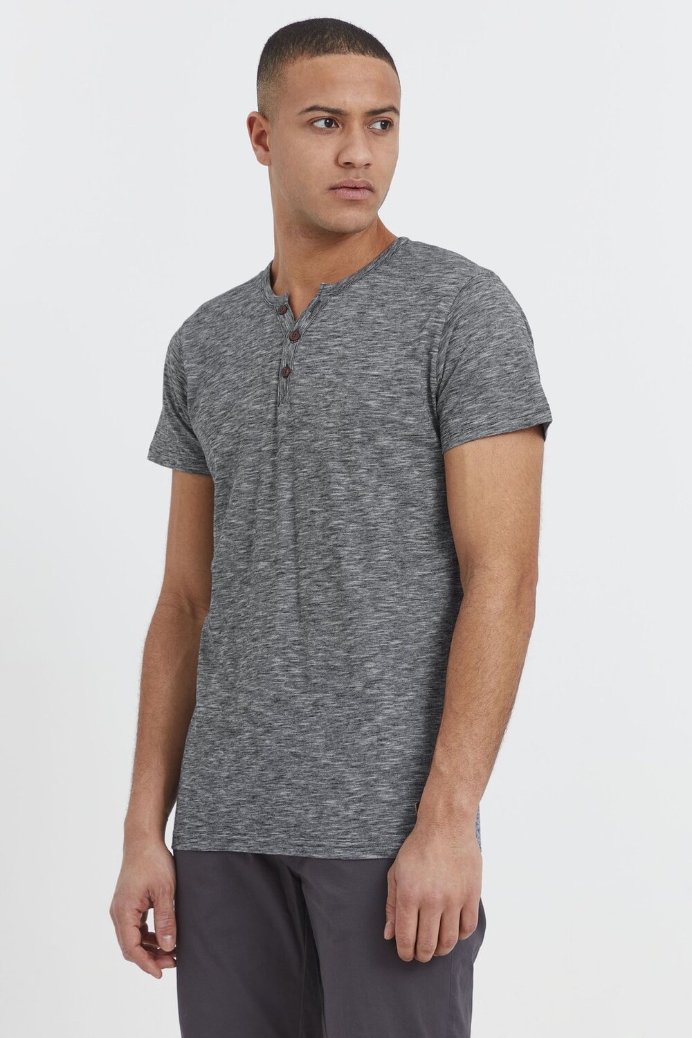 Футболка базовая SIGOS Solid, цвет insignia b
Футболка базовая SIGOS Solid, цвет insignia b