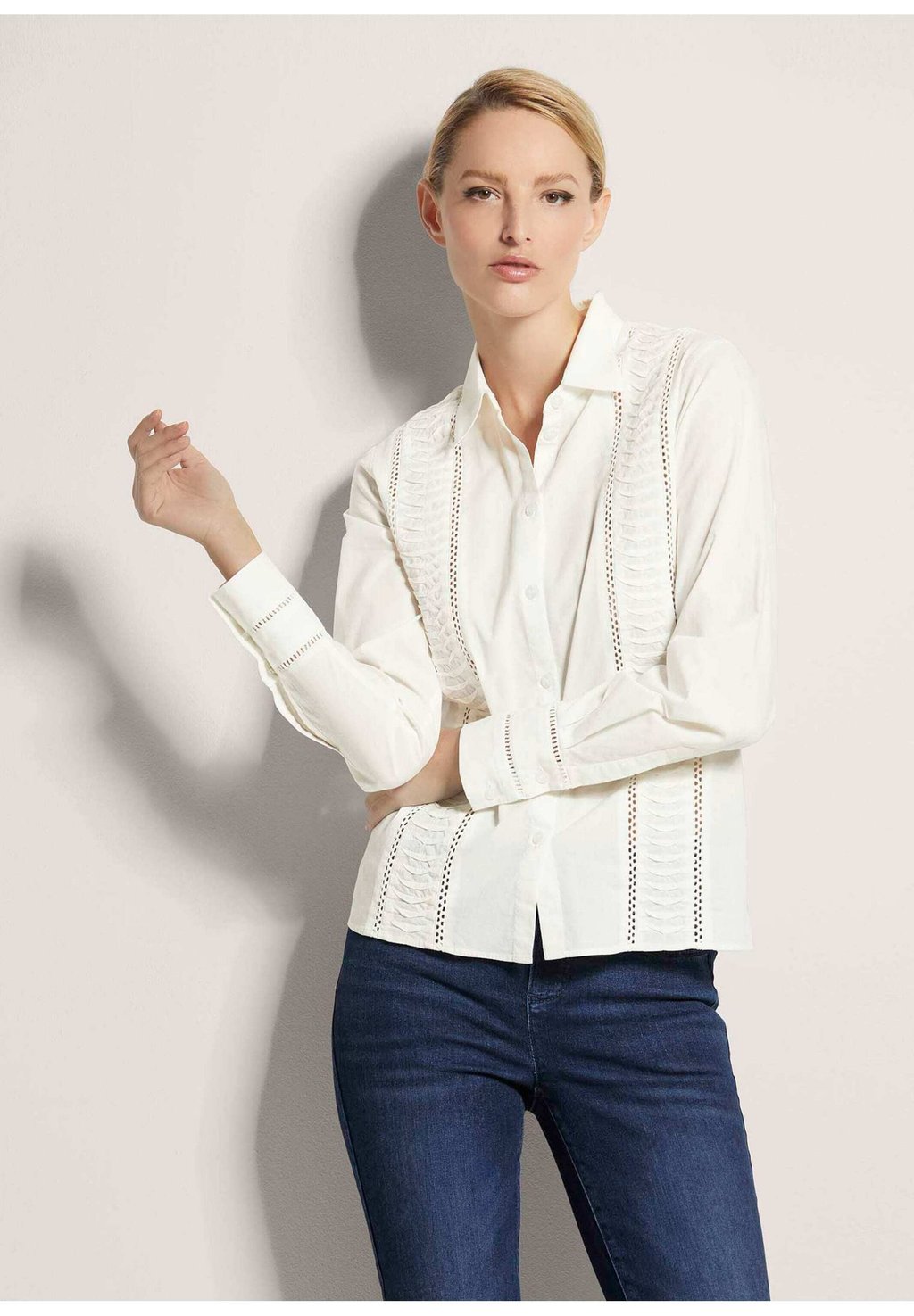 Блузка на пуговицах MIT CUT OUTS MADELEINE, белый
Блузка на пуговицах MIT CUT OUTS MADELEINE, белый