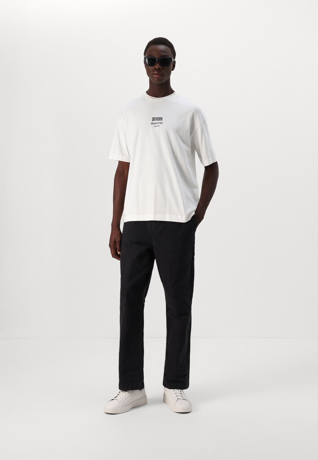 Базовая футболка ANAYO DRYKORN, кремовый
Базовая футболка ANAYO DRYKORN, кремовый