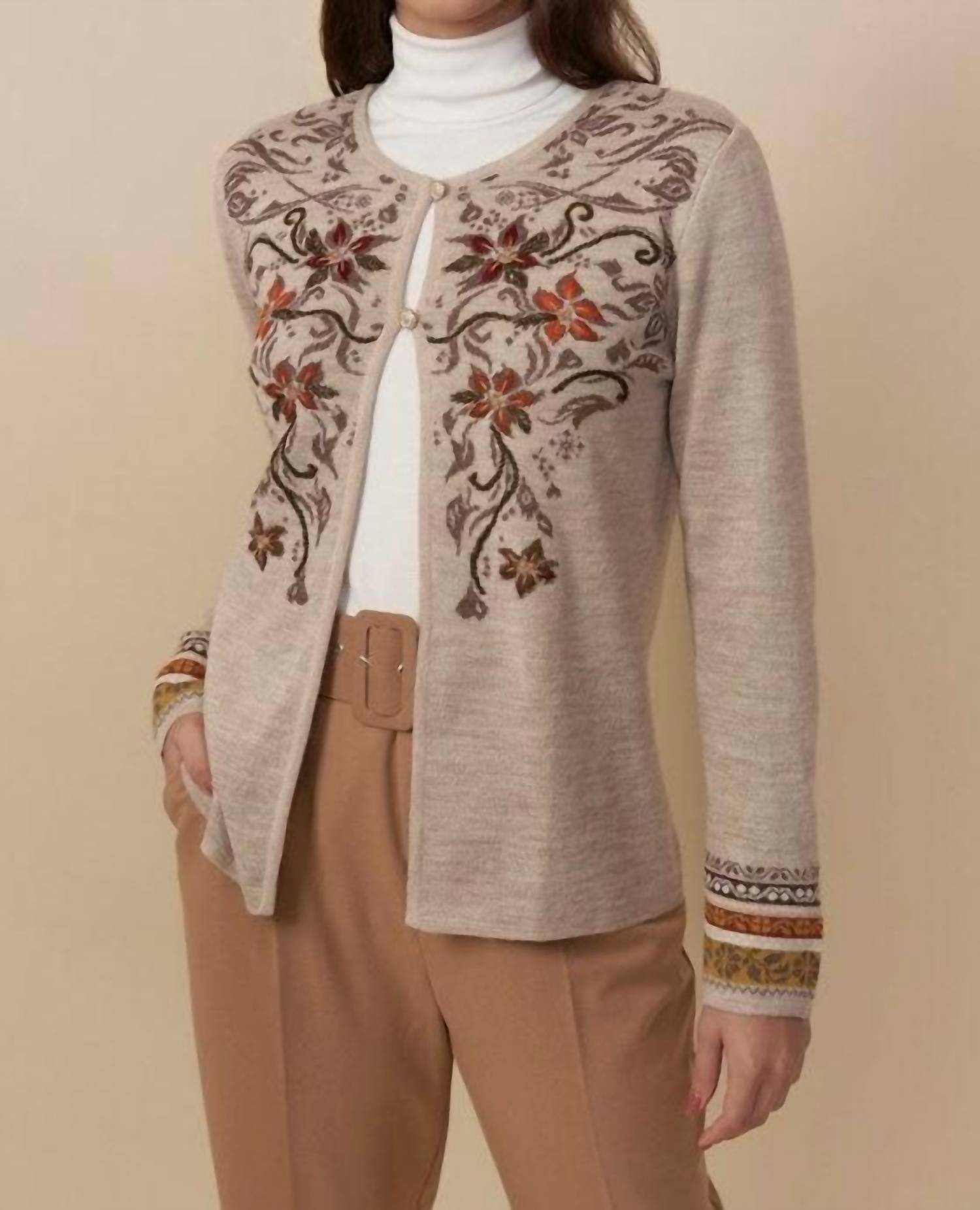 Реверсивный кардиган из смесовой альпаки в бежево-коричневом цвете Wuaman
Реверсивный кардиган из смесовой альпаки в бежево-коричневом цвете Wuaman