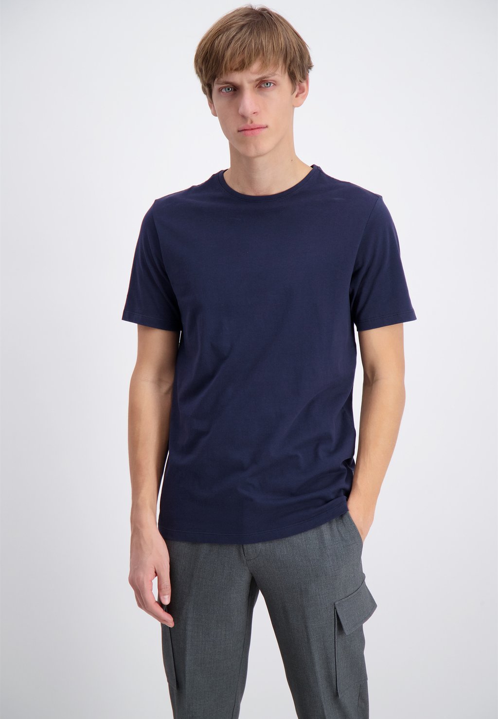 Базовая футболка Lindbergh, темно-синий
Базовая футболка Lindbergh, темно-синий