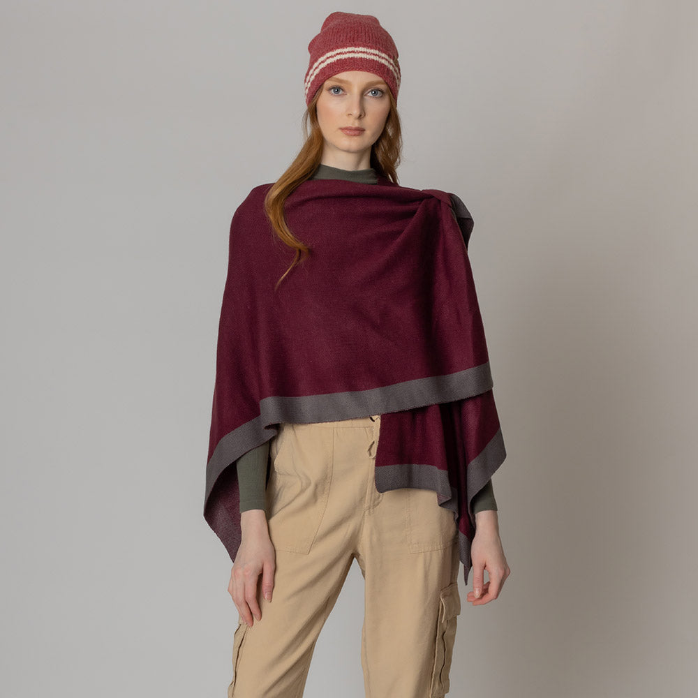 Бордюрное пончо руана с наплечным ремнем TRUEDAMES, Burgundy
Бордюрное пончо руана с наплечным ремнем TRUEDAMES, Burgundy