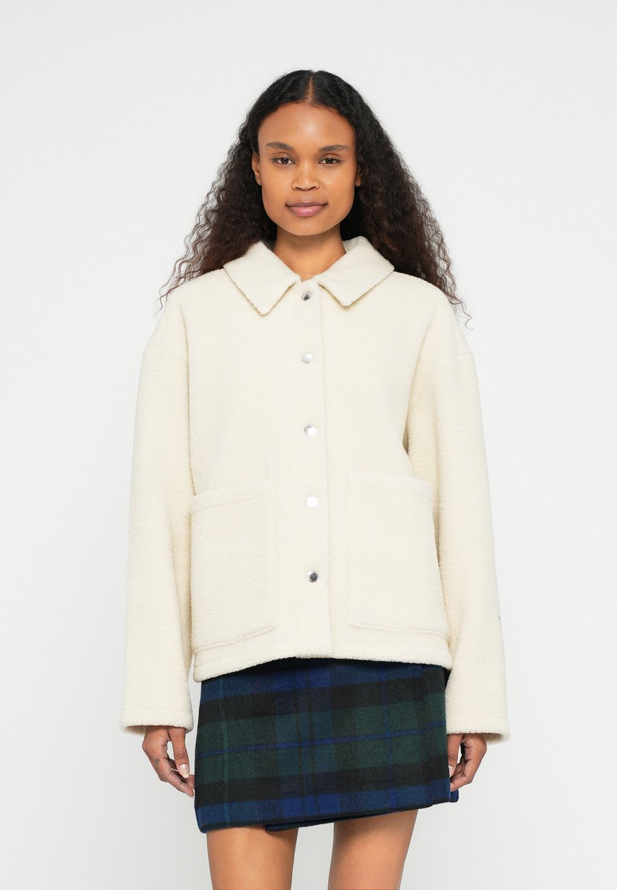 Флисовая куртка Barbour International RAE OVERSHIRT, Bone White/Yellow
Флисовая куртка Barbour International RAE OVERSHIRT, Bone White/Yellow