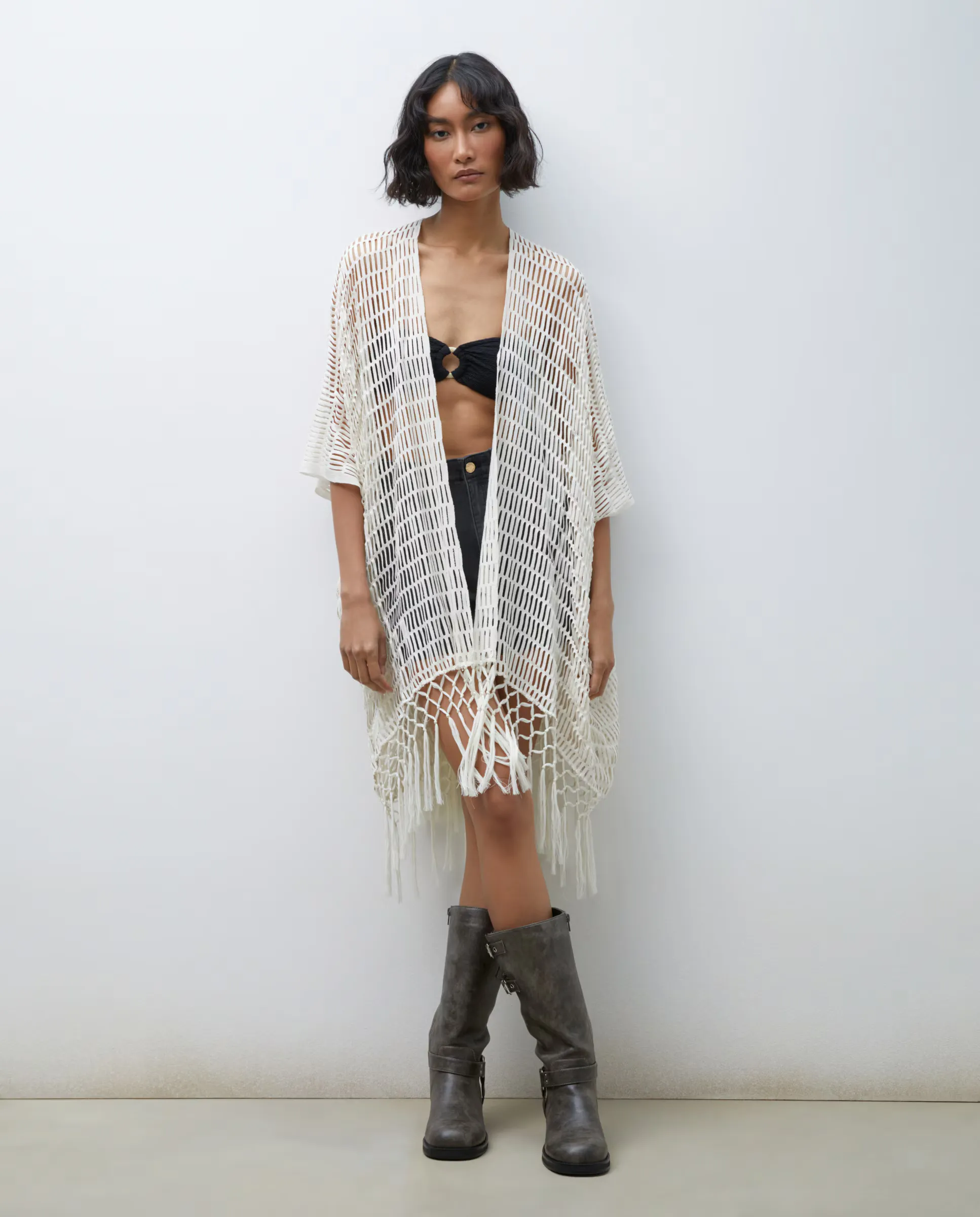 Женское пальто однотонное Tintoretto, цвет 120 Crudo
Женское пальто однотонное Tintoretto, цвет 120 Crudo