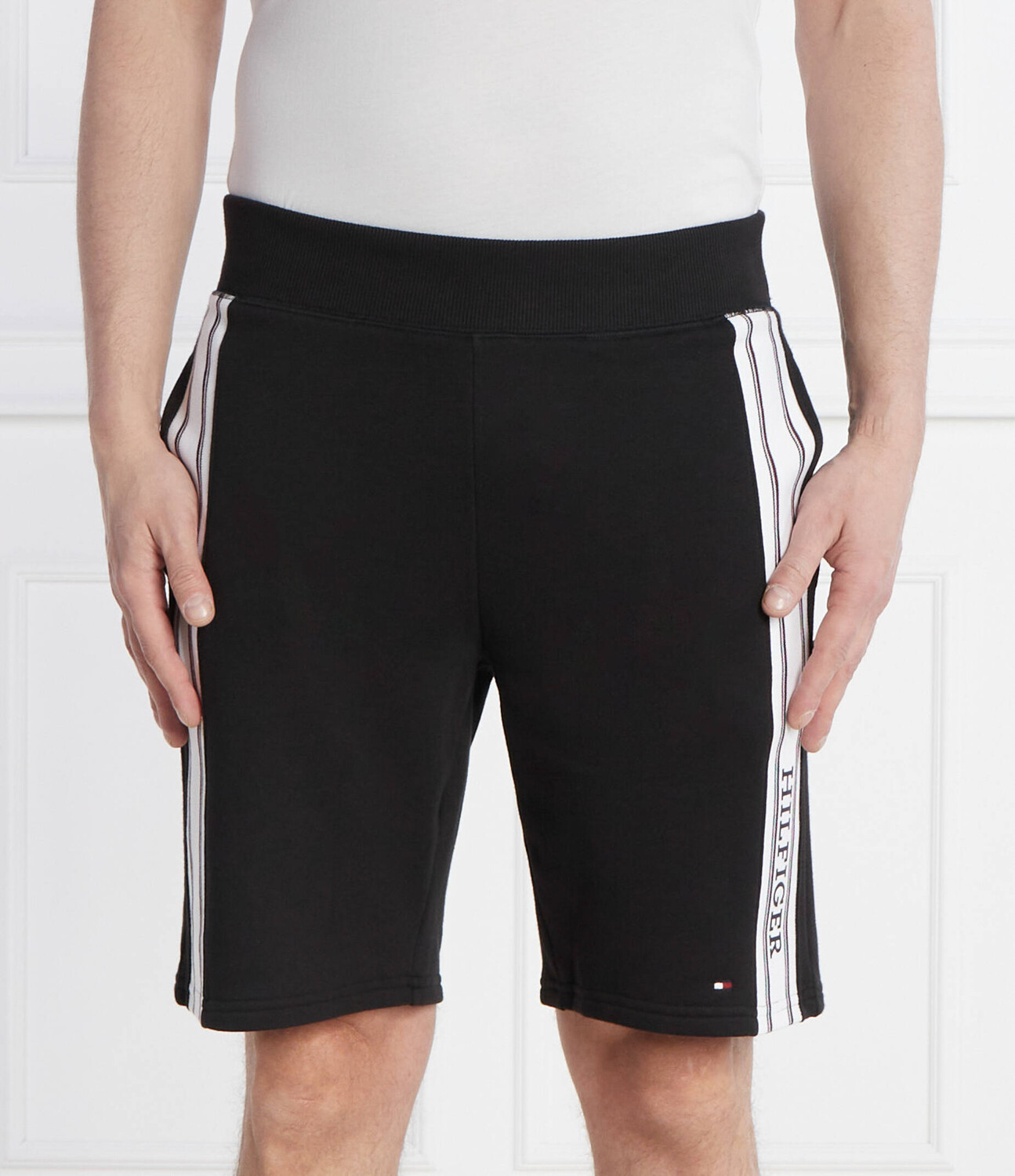 Спортивные шорты Tommy Hilfiger TRACK Regular Fit, черный
Спортивные шорты Tommy Hilfiger TRACK Regular Fit, черный