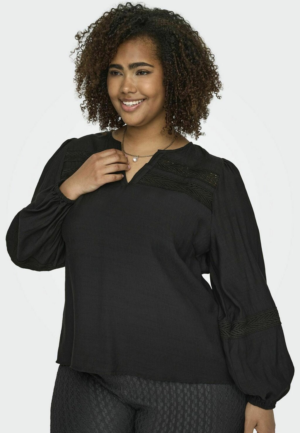 Блуза CARCORY ONLY Carmakoma, черный
Блуза CARCORY ONLY Carmakoma, черный