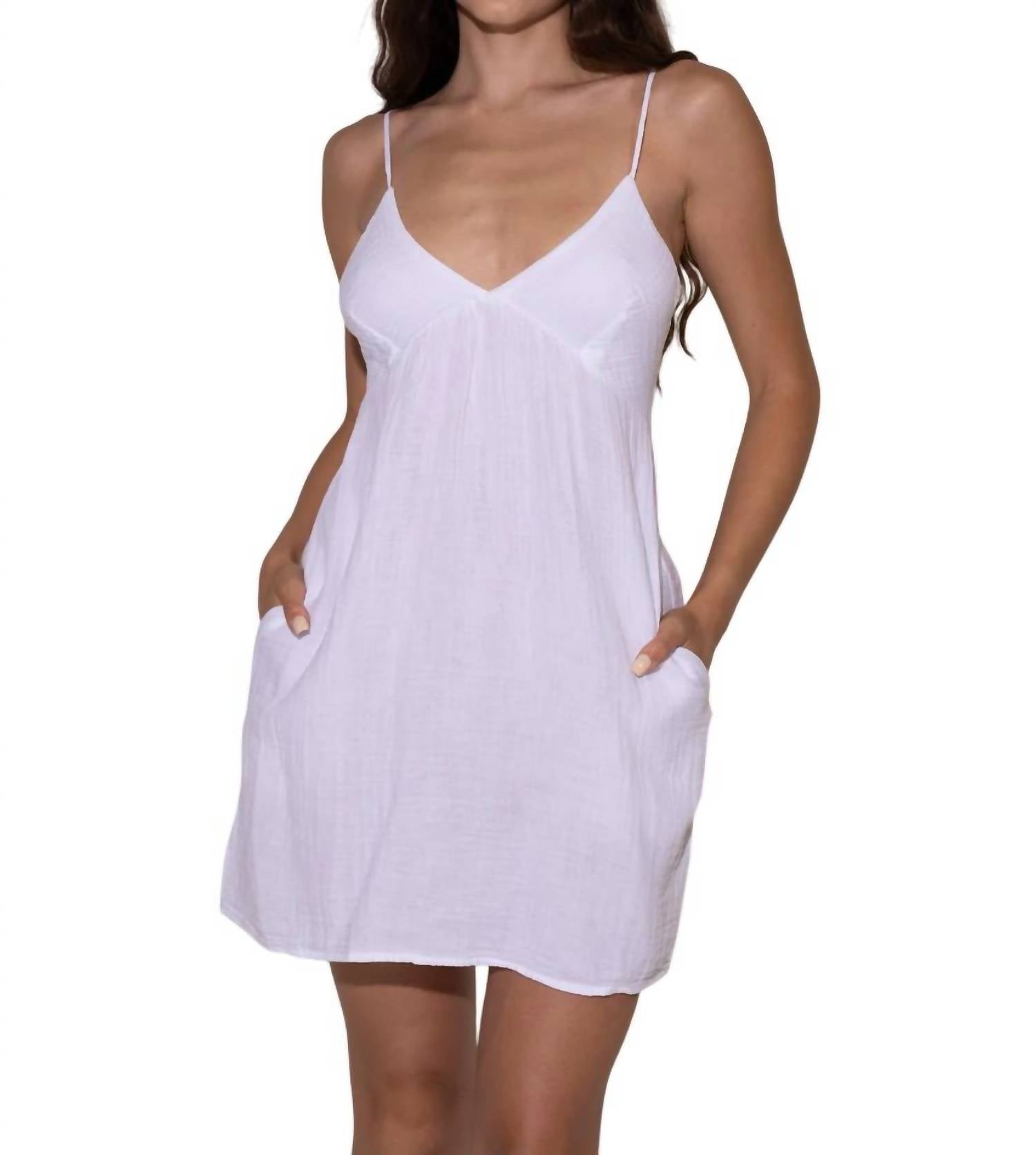 Джони платье в белом STARKx
Джони платье в белом STARKx