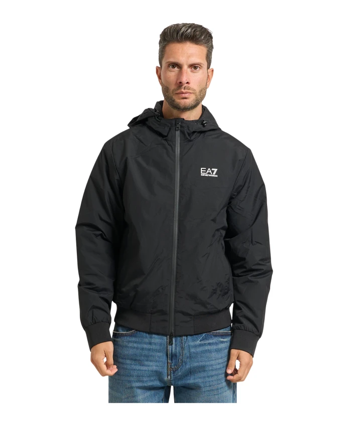 Черная куртка с капюшоном и логотипом. Emporio Armani, черный
Черная куртка с капюшоном и логотипом. Emporio Armani, черный