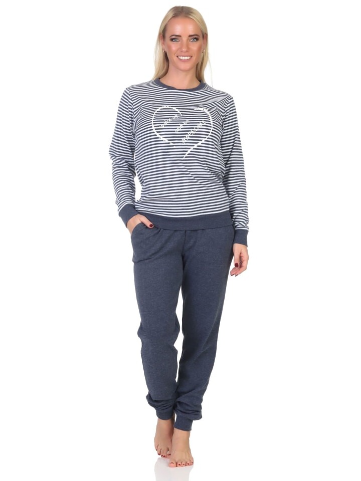 Пижама NORMANN Interlock langarm Bündchen Herzmotiv, цвет blau-mel. 
Пижама NORMANN Interlock langarm Bündchen Herzmotiv, цвет blau-mel.