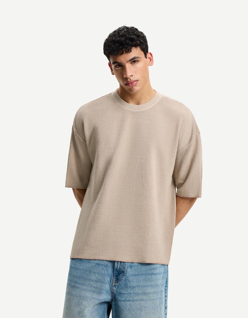 Футболка свободного кроя из вафельной вязки с коротким рукавом Bershka, розовый
Футболка свободного кроя из вафельной вязки с коротким рукавом Bershka, розовый