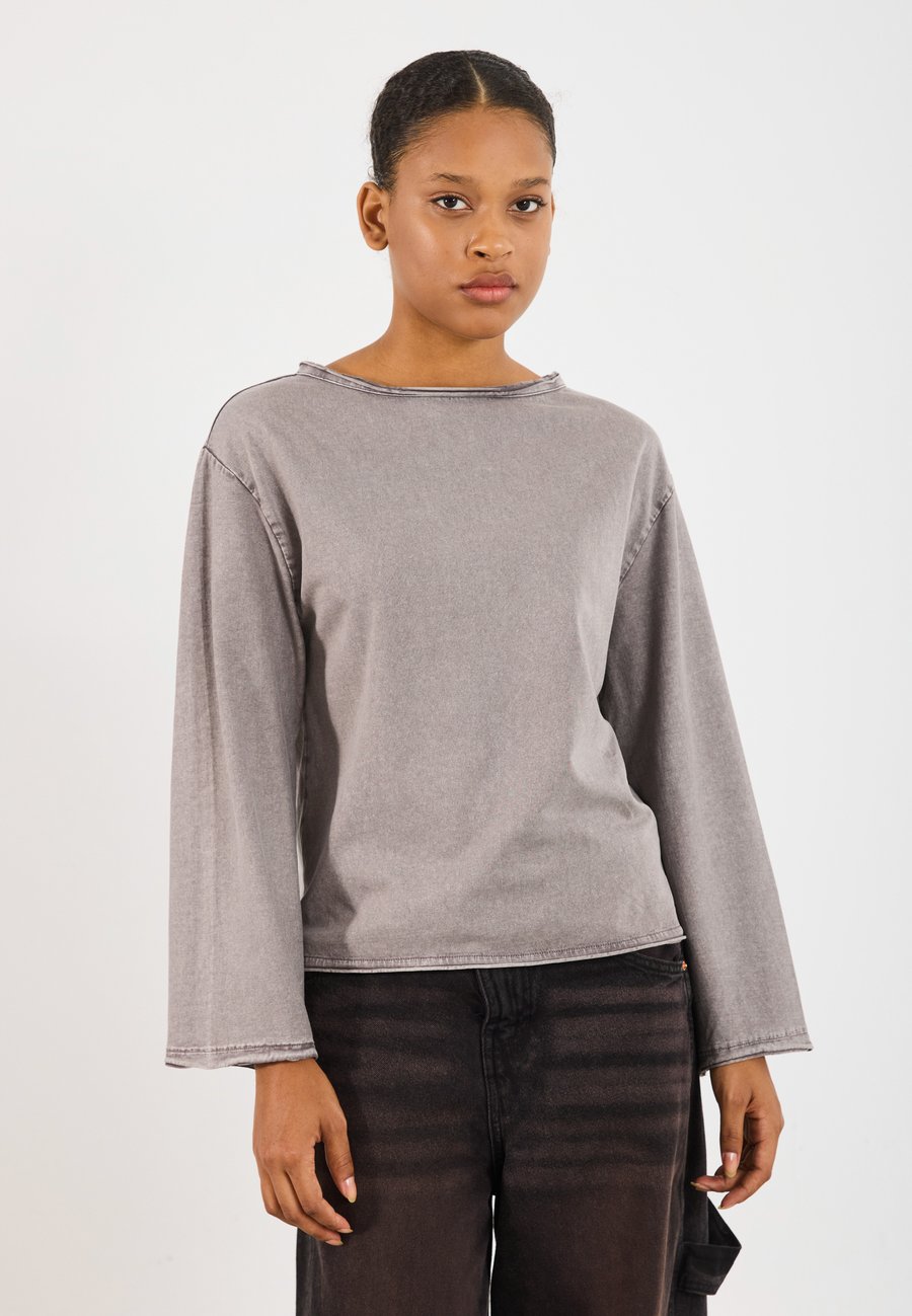 Топ Even&Odd Long sleeved top, Dark Gull Grey Washed/Dark Grey
Топ Even&Odd Long sleeved top, Dark Gull Grey Washed/Dark Grey