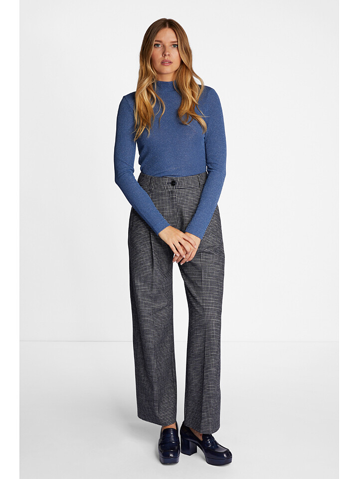 Лонгслив Rich & Royal, темно-синий
Лонгслив Rich & Royal, темно-синий