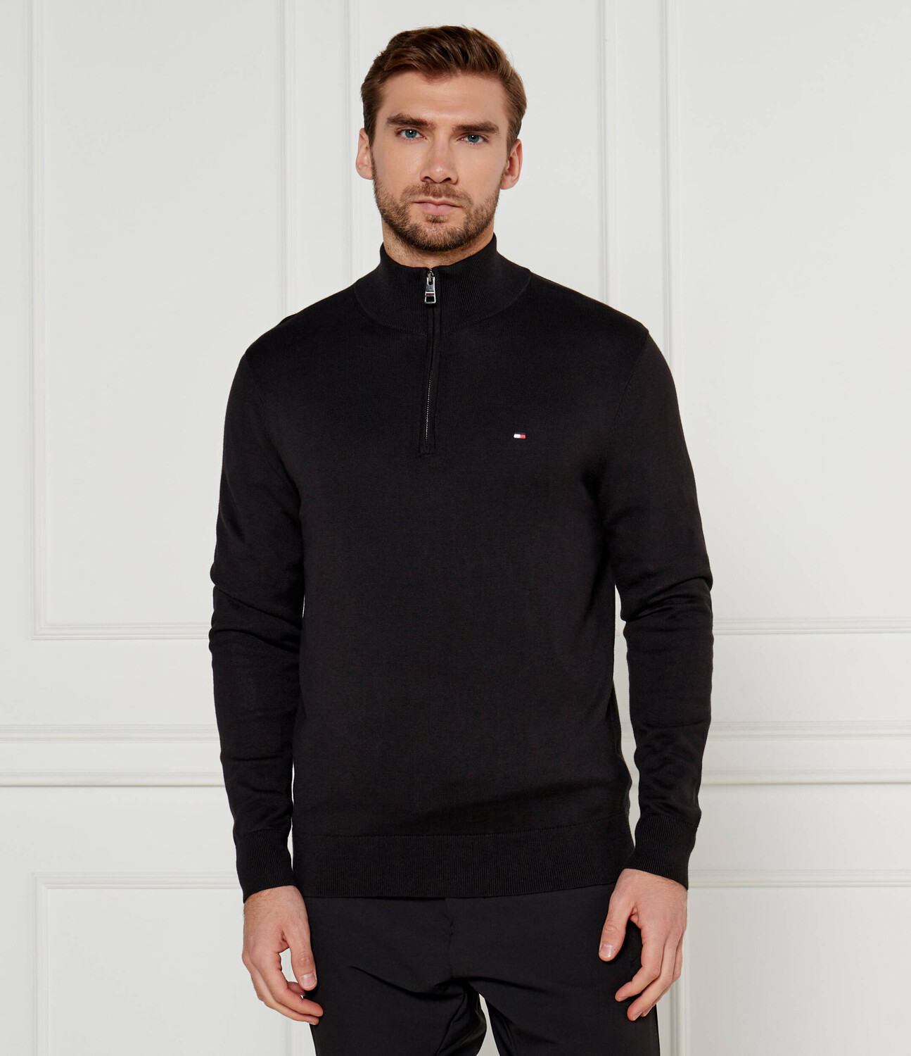 Свитер Tommy Hilfiger Regular Fit, черный
Свитер Tommy Hilfiger Regular Fit, черный