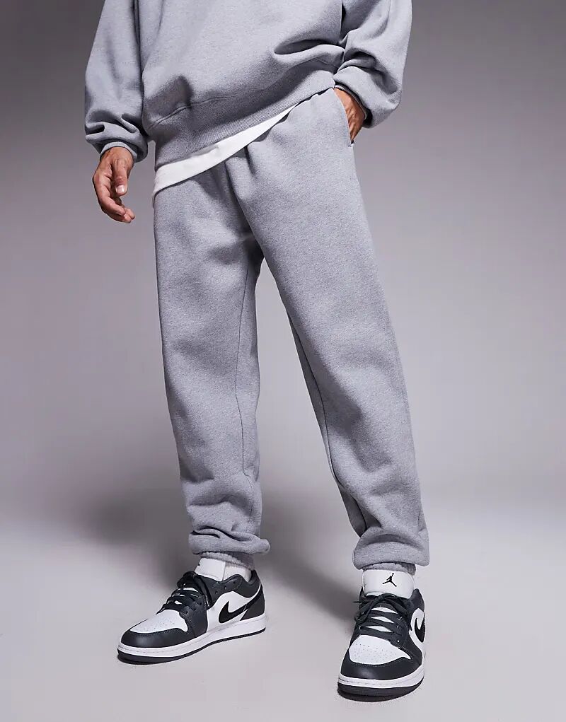 Премиальные плотные спортивные брюки ASOS DESIGN oversize плотностью 400 г/м², цвет: серый меланж
Премиальные плотные спортивные брюки ASOS DESIGN oversize плотностью 400 г/м², цвет: серый меланж