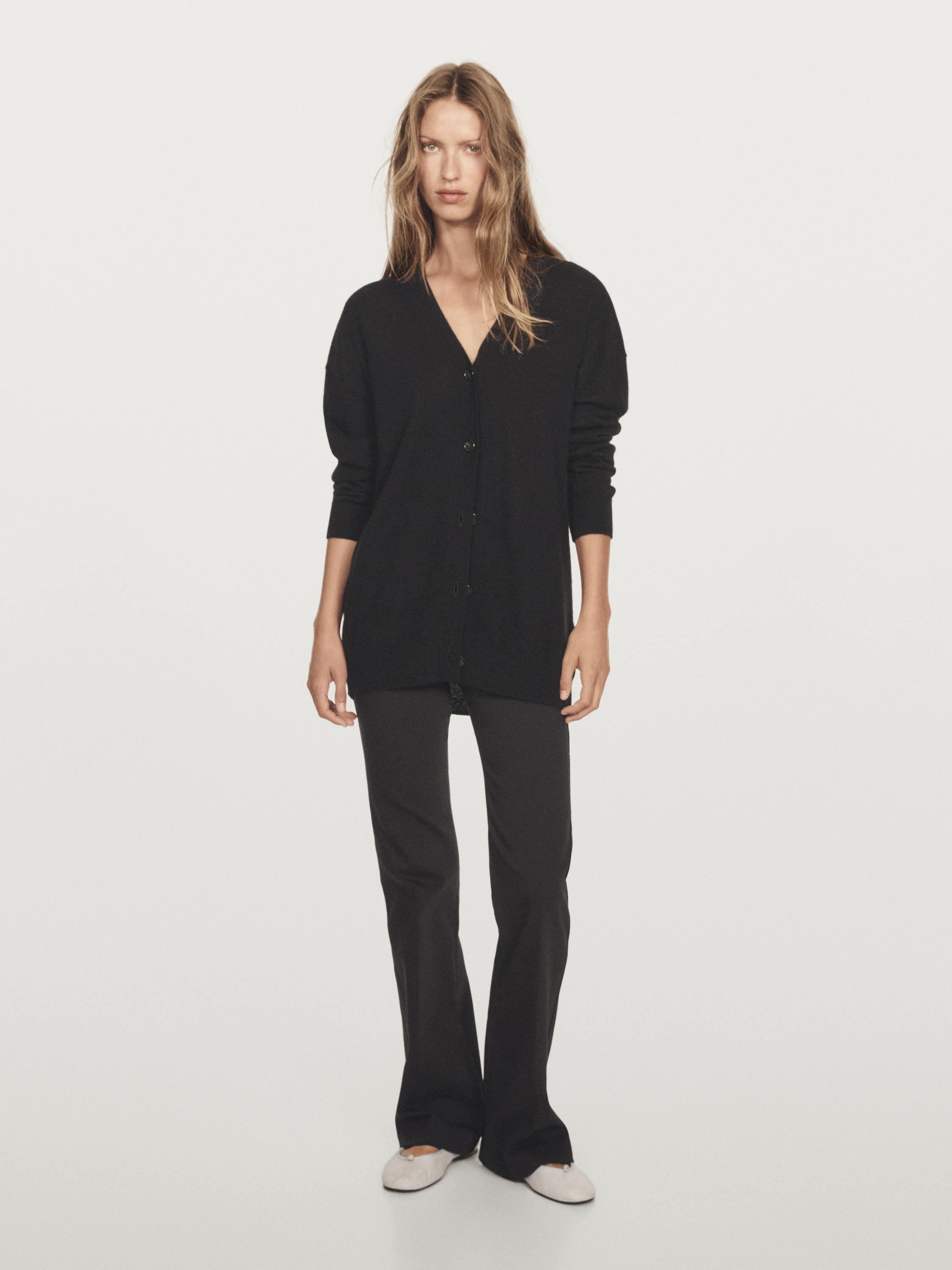 Кардиган oversize с V-образным вырезом из 100% кашемира Massimo Dutti, черный
Кардиган oversize с V-образным вырезом из 100% кашемира Massimo Dutti, черный