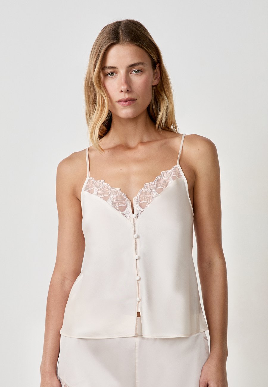 Пижамный топ Etam PRELUDE, Off-White/Black
Пижамный топ Etam PRELUDE, Off-White/Black