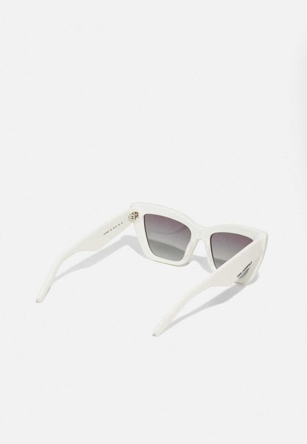 Солнцезащитные очки KARL LAGERFELD, белые
Солнцезащитные очки KARL LAGERFELD, белые