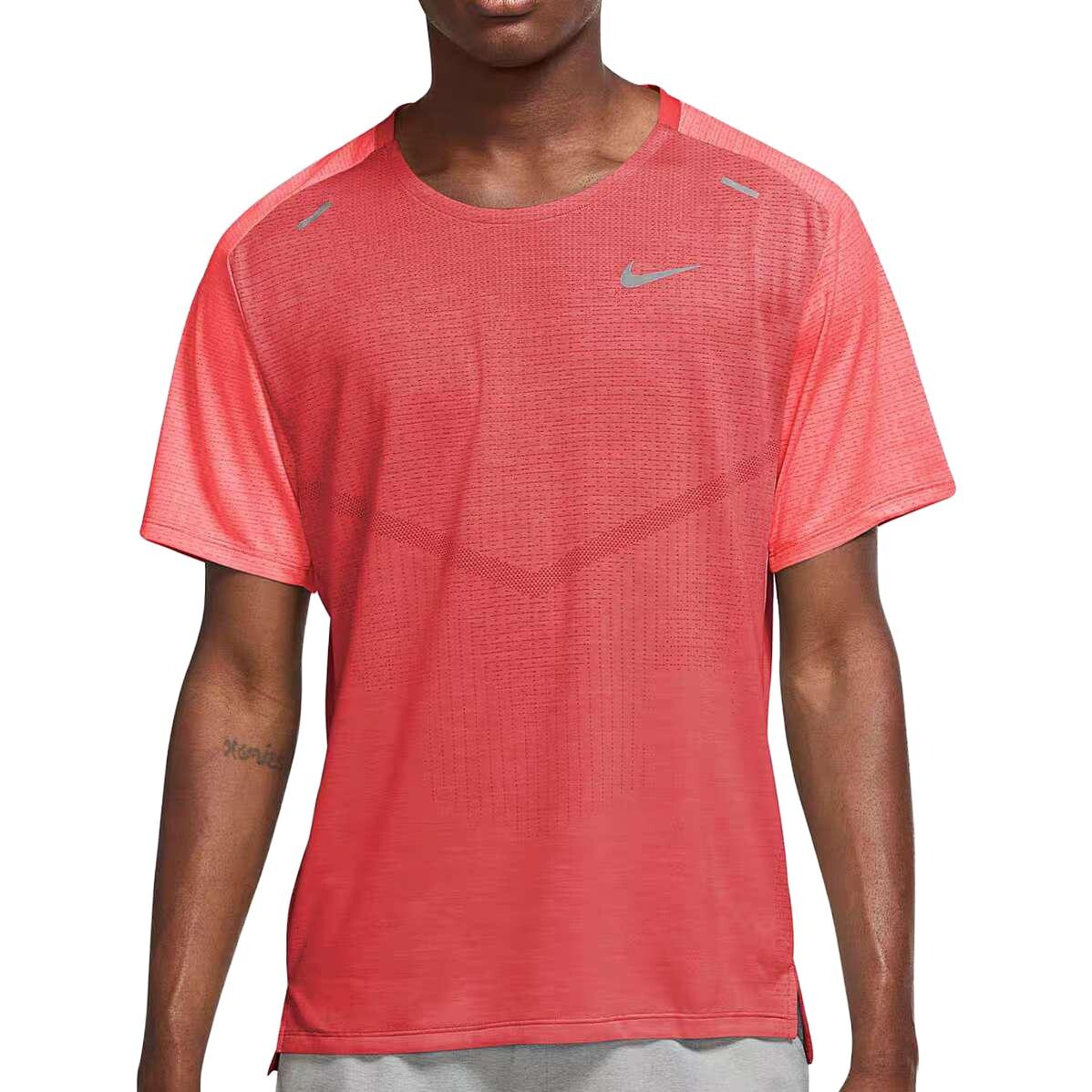 Футболка мужская красная Nike, красный
Футболка мужская красная Nike, красный