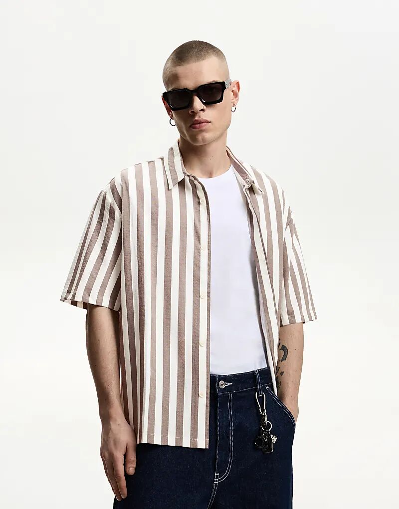 Рубашка Bershka свободного кроя с короткими рукавами бежево-белого цвета
Рубашка Bershka свободного кроя с короткими рукавами бежево-белого цвета