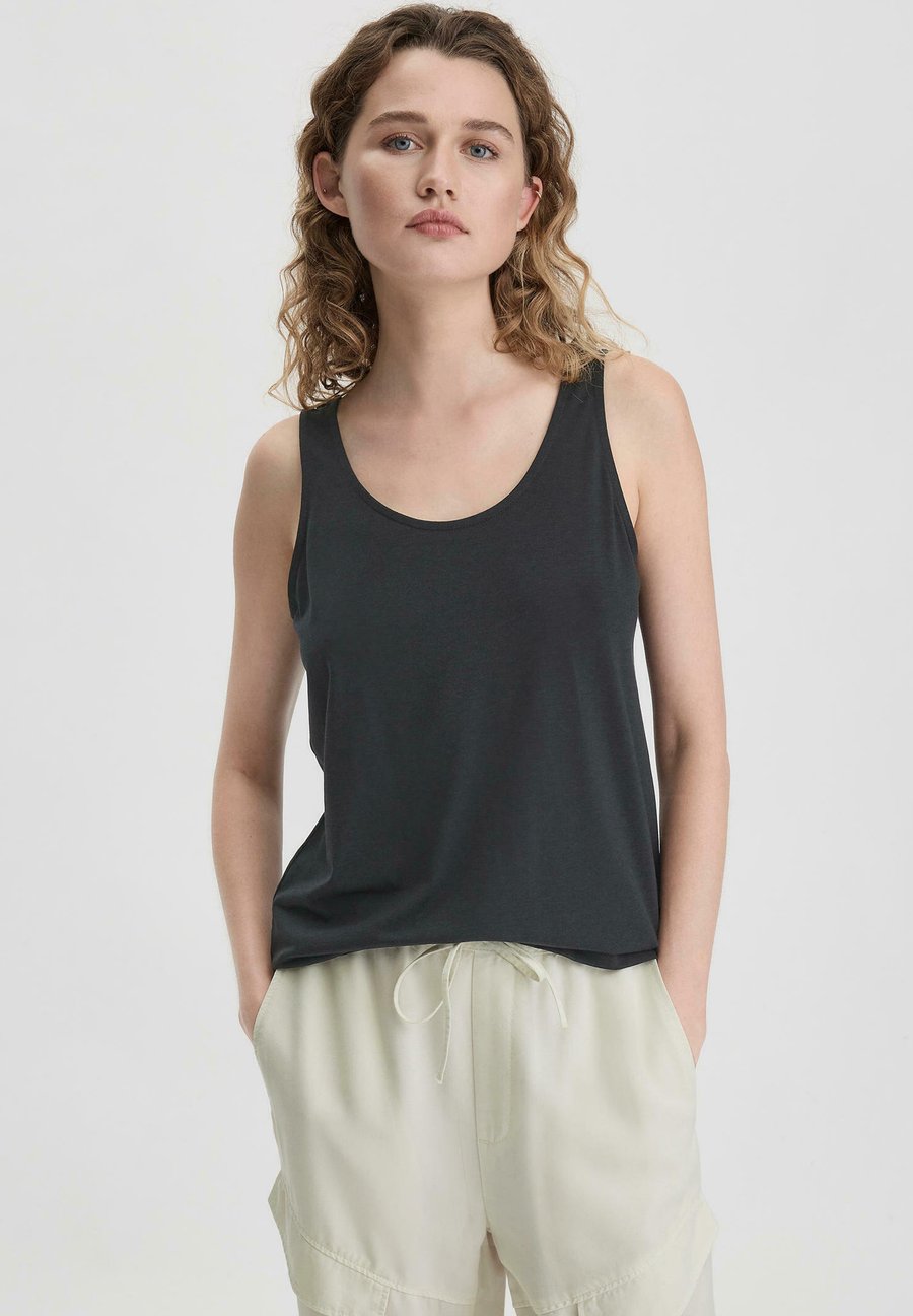 Топ Hessnatur RELAXED, Schwarz/Black
Топ Hessnatur RELAXED, Schwarz/Black