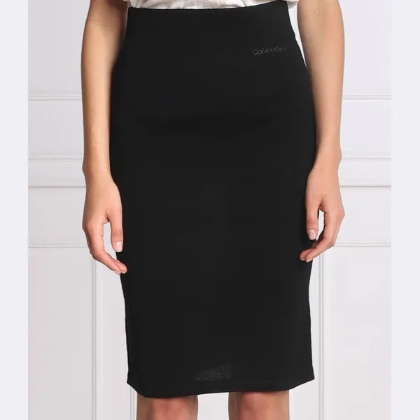 Шерстяная юбка Calvin Klein, черный
Шерстяная юбка Calvin Klein, черный
