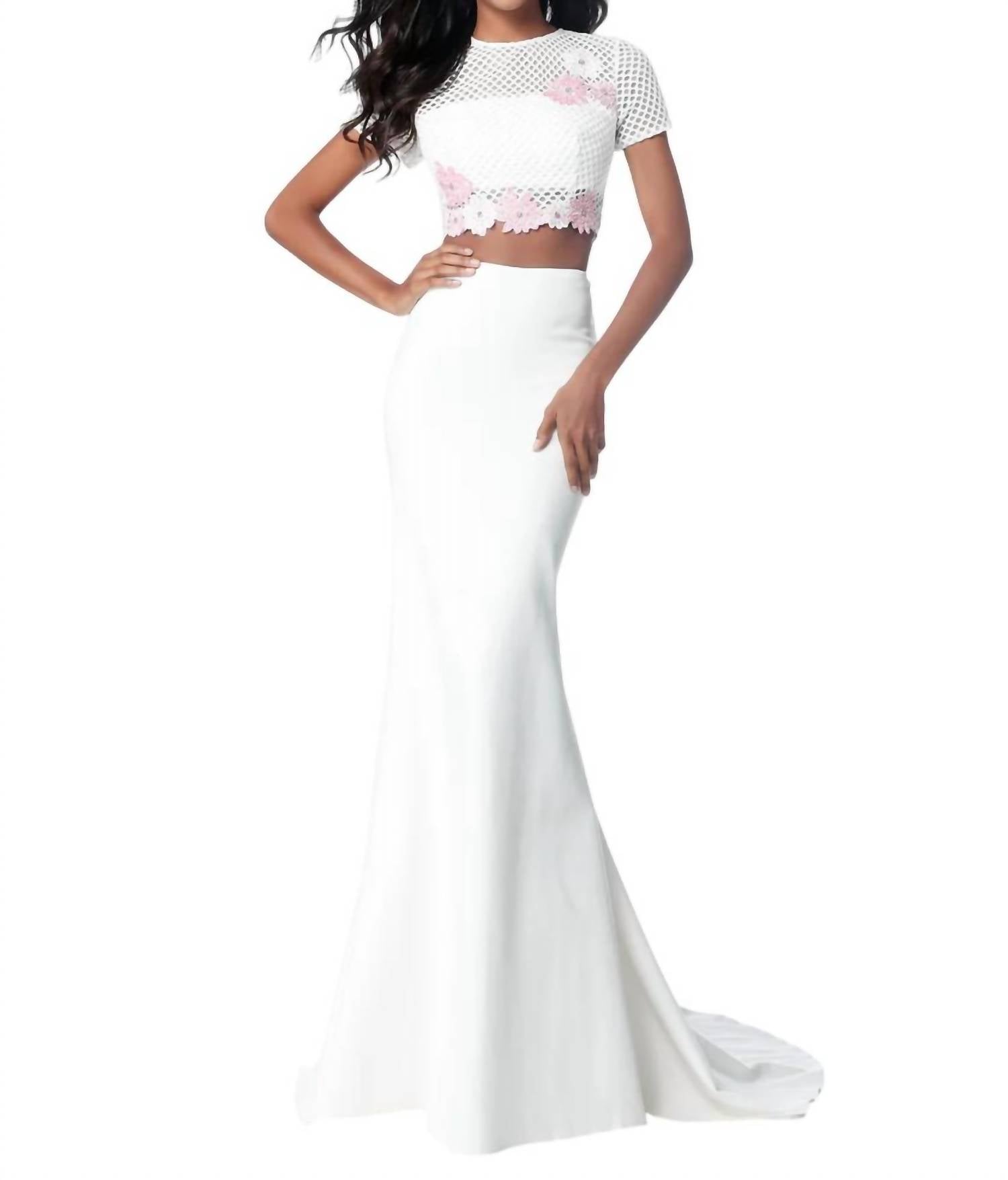 Комплект из двух частей, укороченный топ цвета слоновой кости/розового цвета Sherri Hill
Комплект из двух частей, укороченный топ цвета слоновой кости/розового цвета Sherri Hill