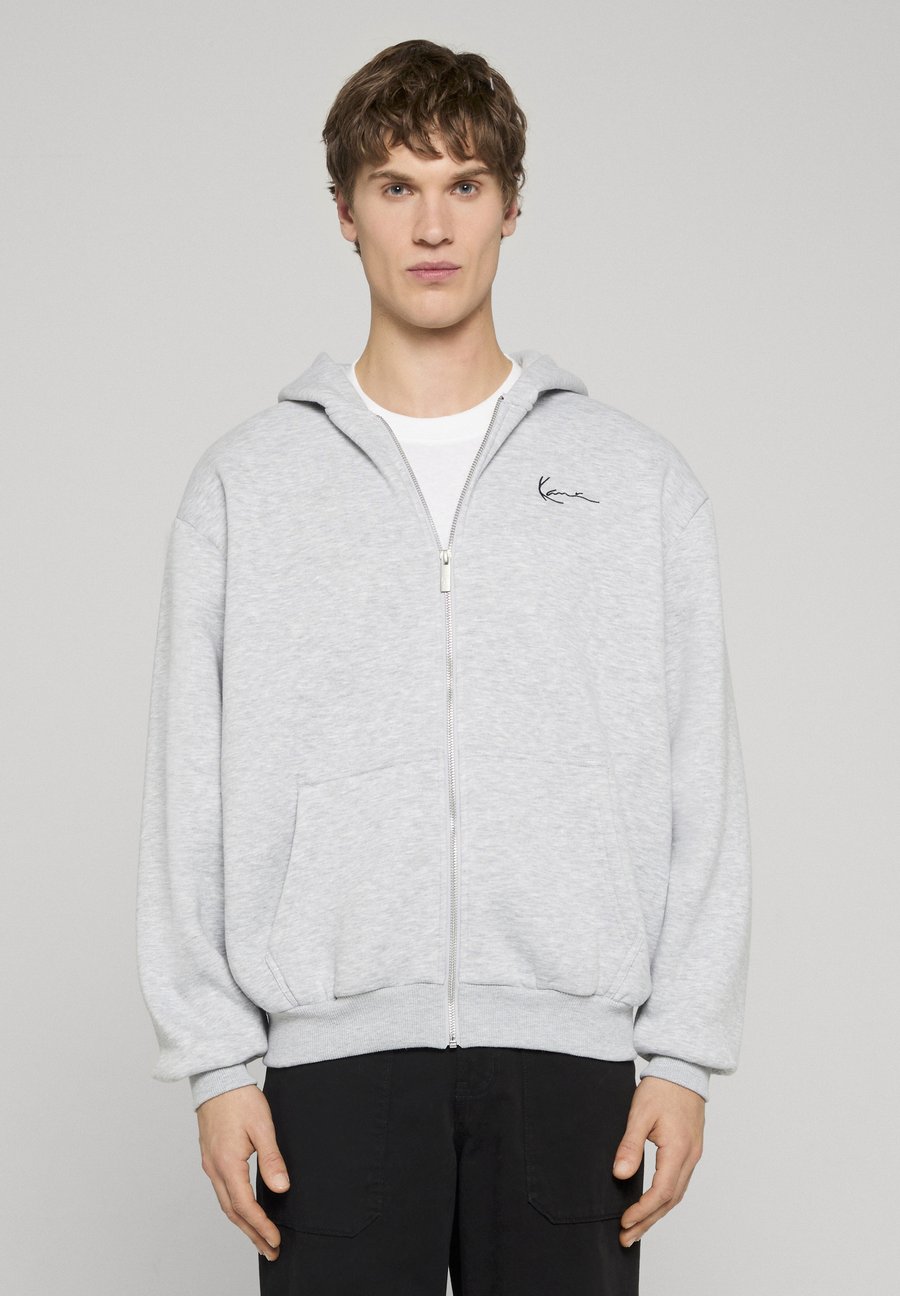 Толстовка Karl Kani CHEST SIGNATURE ESSENTIAL OS, Ash Grey/Grey
Толстовка Karl Kani CHEST SIGNATURE ESSENTIAL OS, Ash Grey/Grey
