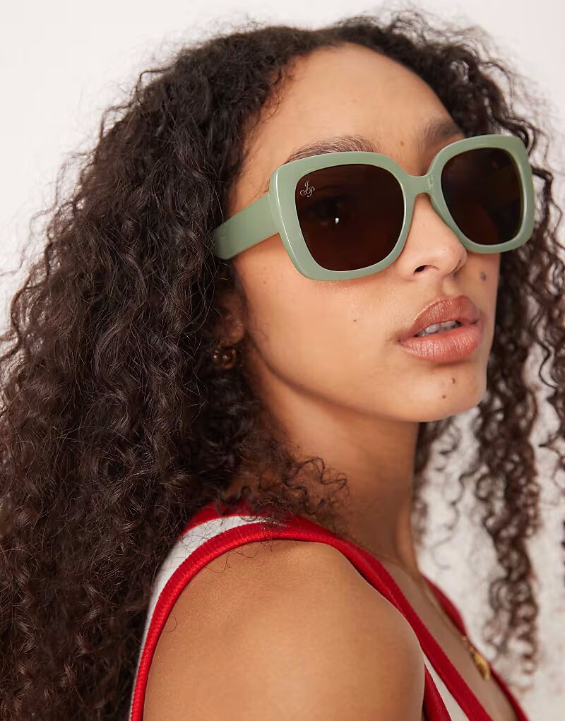 Солнцезащитные очки Jeepers Peepers квадратной формы в серо-зеленом цвете
Солнцезащитные очки Jeepers Peepers квадратной формы в серо-зеленом цвете