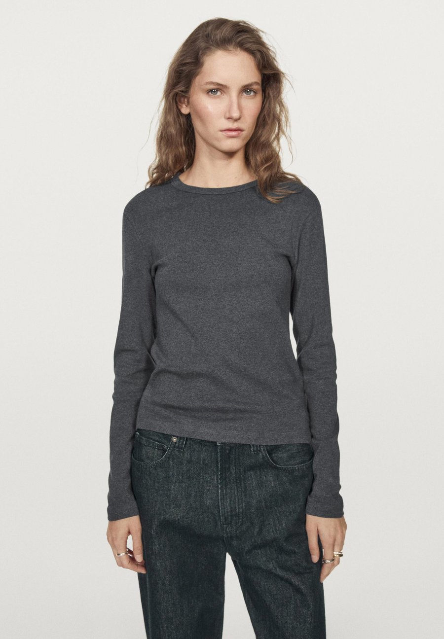 Топ Massimo Dutti MELANGE, Dark Grey
Топ Massimo Dutti MELANGE, Dark Grey