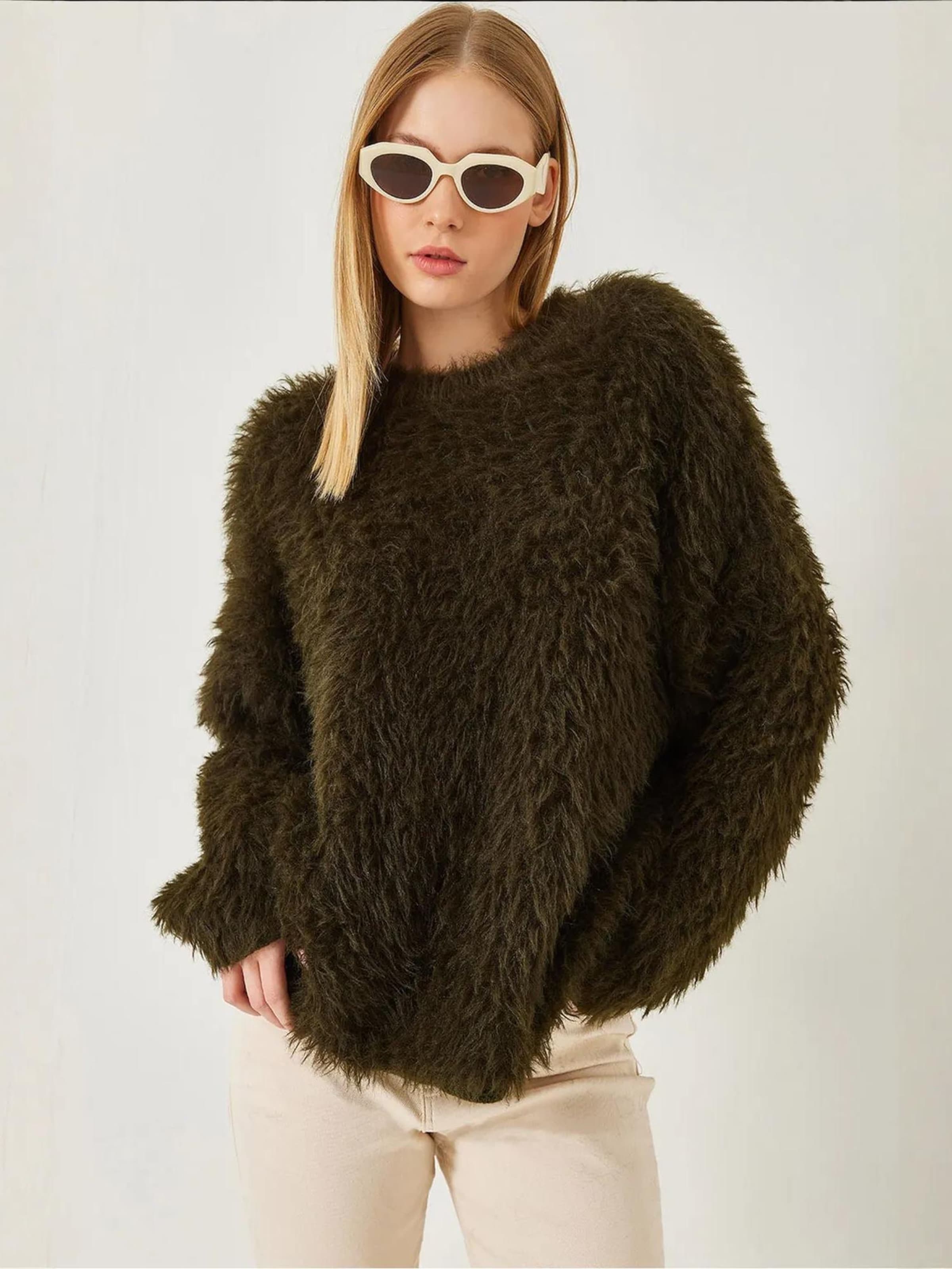 Bianco Lucci Свитер оверсайз в цвете хаки
Bianco Lucci Свитер оверсайз в цвете хаки