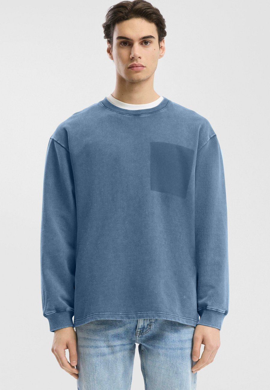 Толстовка QS GEWASCHENES MIT KONTRAST-DETAIL, Pastelltürkis/Turquoise
Толстовка QS GEWASCHENES MIT KONTRAST-DETAIL, Pastelltürkis/Turquoise