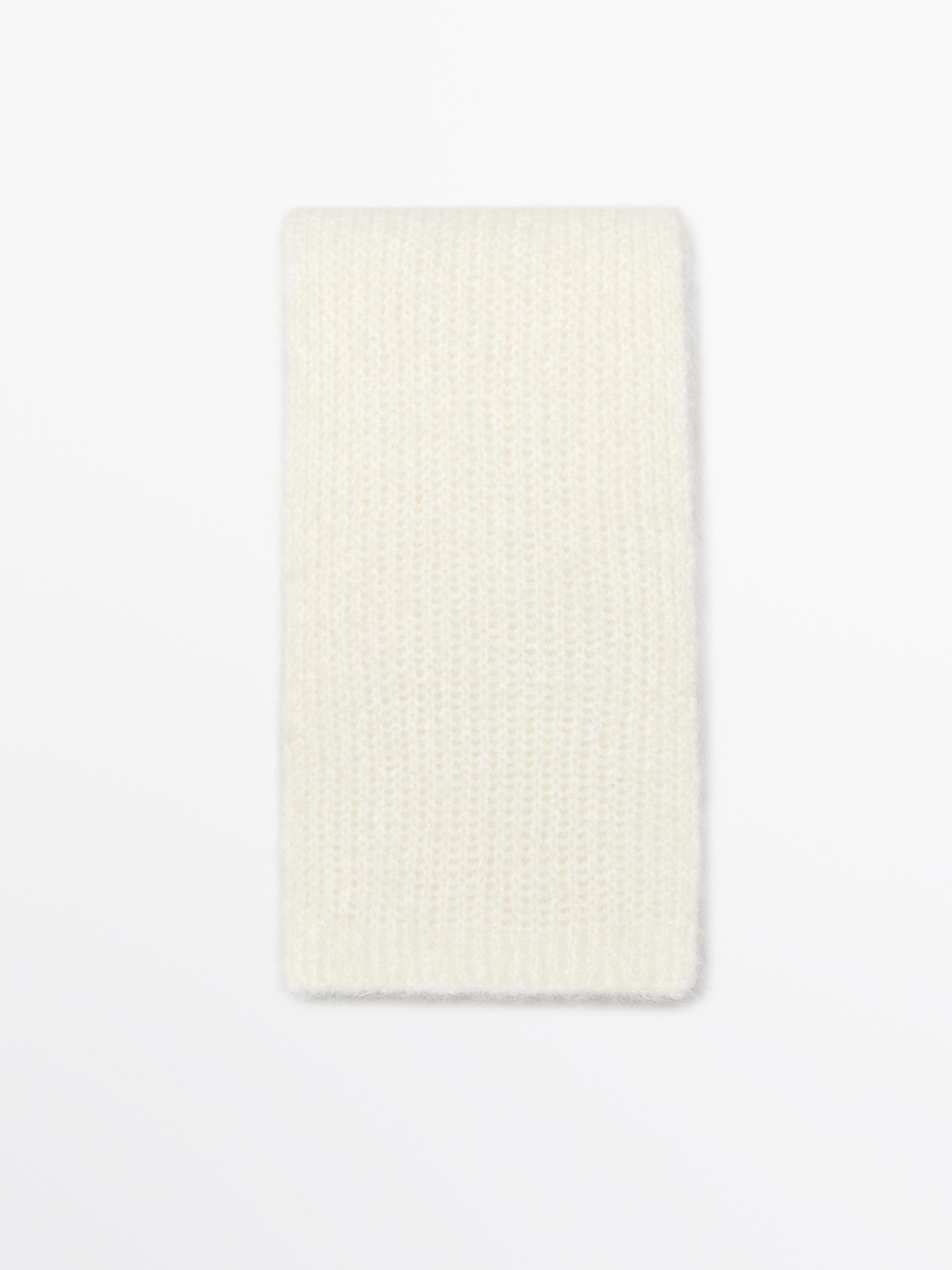 Шарф из тонкой шерстяной смеси Massimo Dutti, белый
Шарф из тонкой шерстяной смеси Massimo Dutti, белый