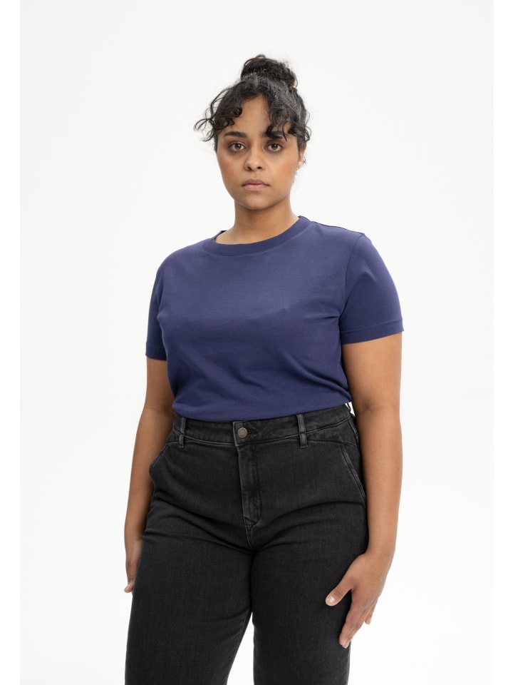 Футболка в стиле KHIRA в летнюю ночь MELA
Футболка в стиле KHIRA в летнюю ночь MELA