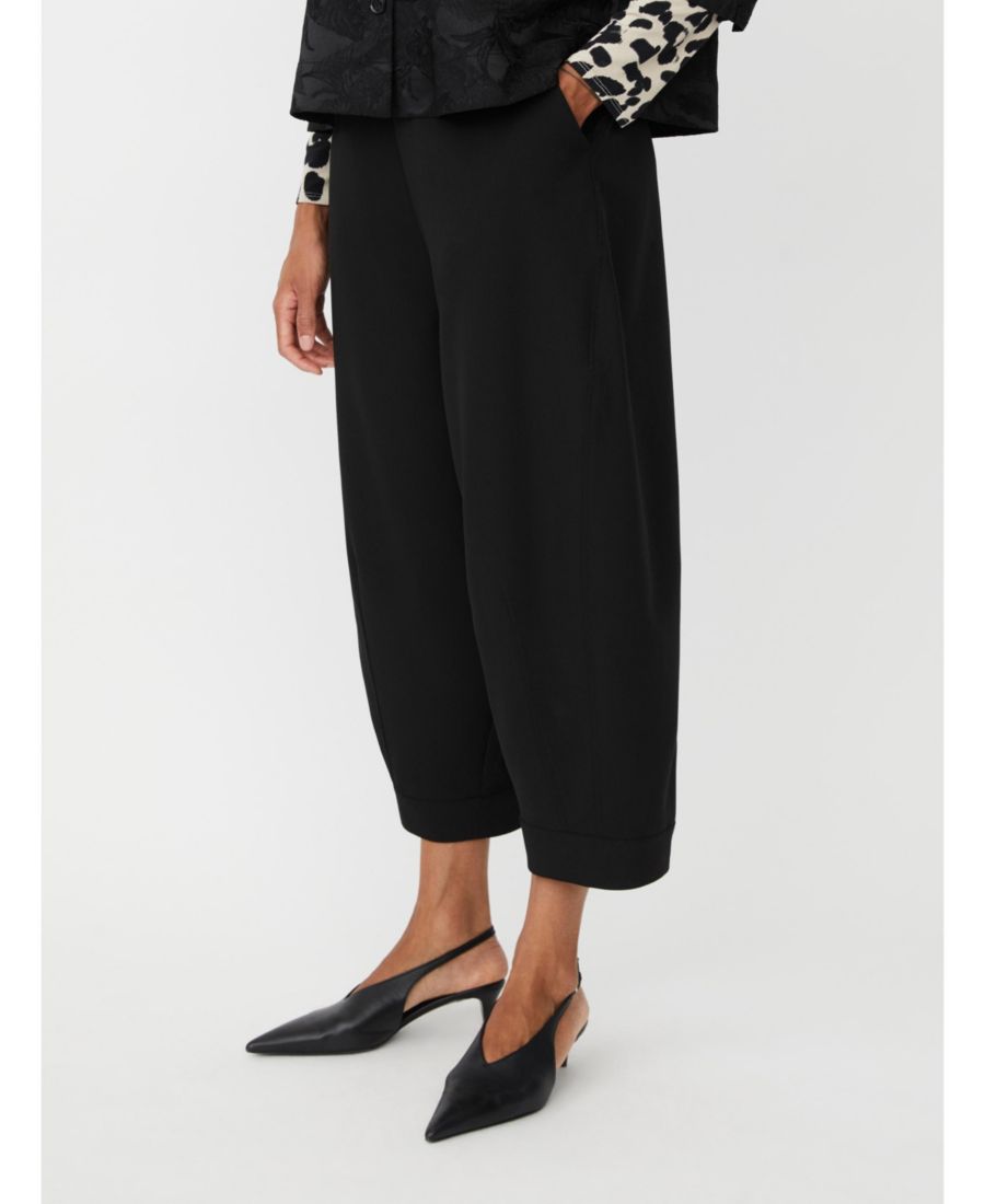 Женские укороченные брюки Pyrella Masai Copenhagen, Black
Женские укороченные брюки Pyrella Masai Copenhagen, Black