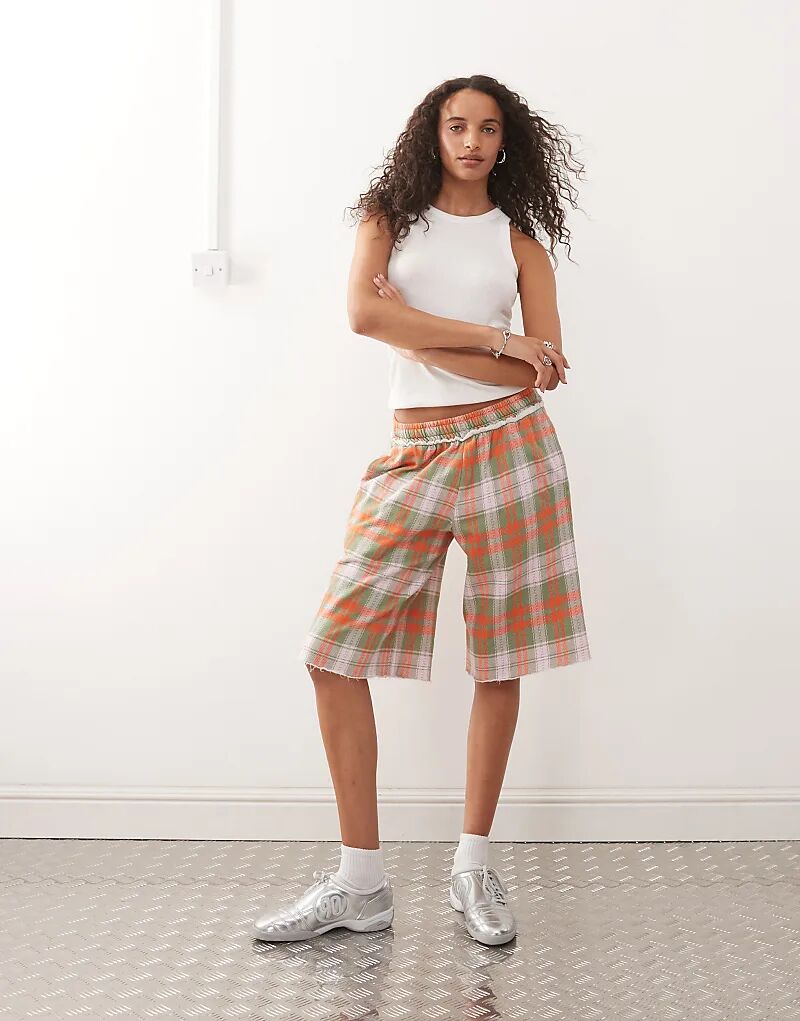 Длинные спортивные брюки COLLUSION с клетчатым принтом
Длинные спортивные брюки COLLUSION с клетчатым принтом