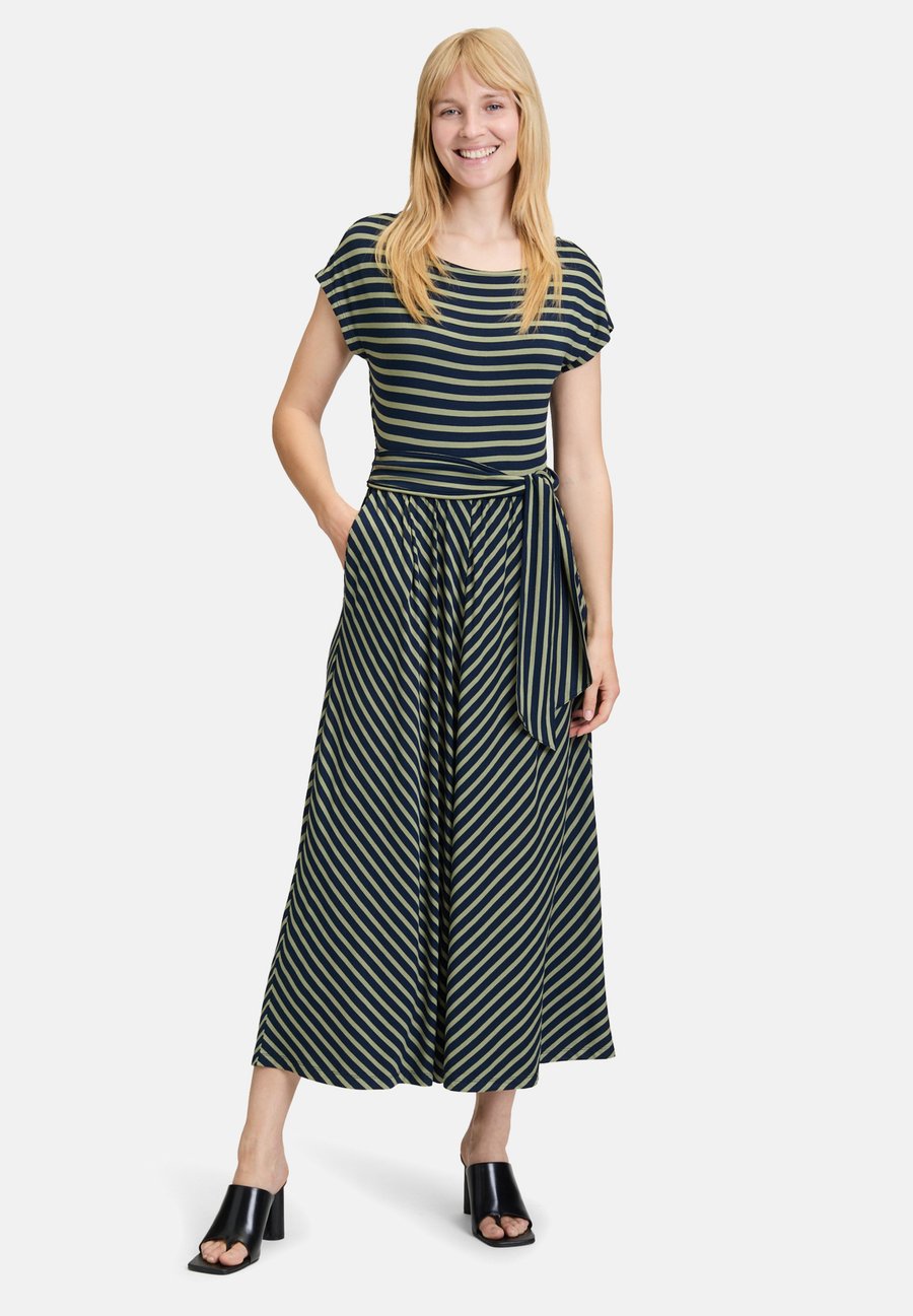 Платье Betty Barclay KURZARM, Dark Blue/Green/Dark Blue
Платье Betty Barclay KURZARM, Dark Blue/Green/Dark Blue