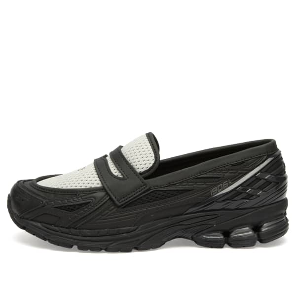 Кроссовки-Лоферы 1906 года New Balance, черный & angora
Кроссовки-Лоферы 1906 года New Balance, черный & angora