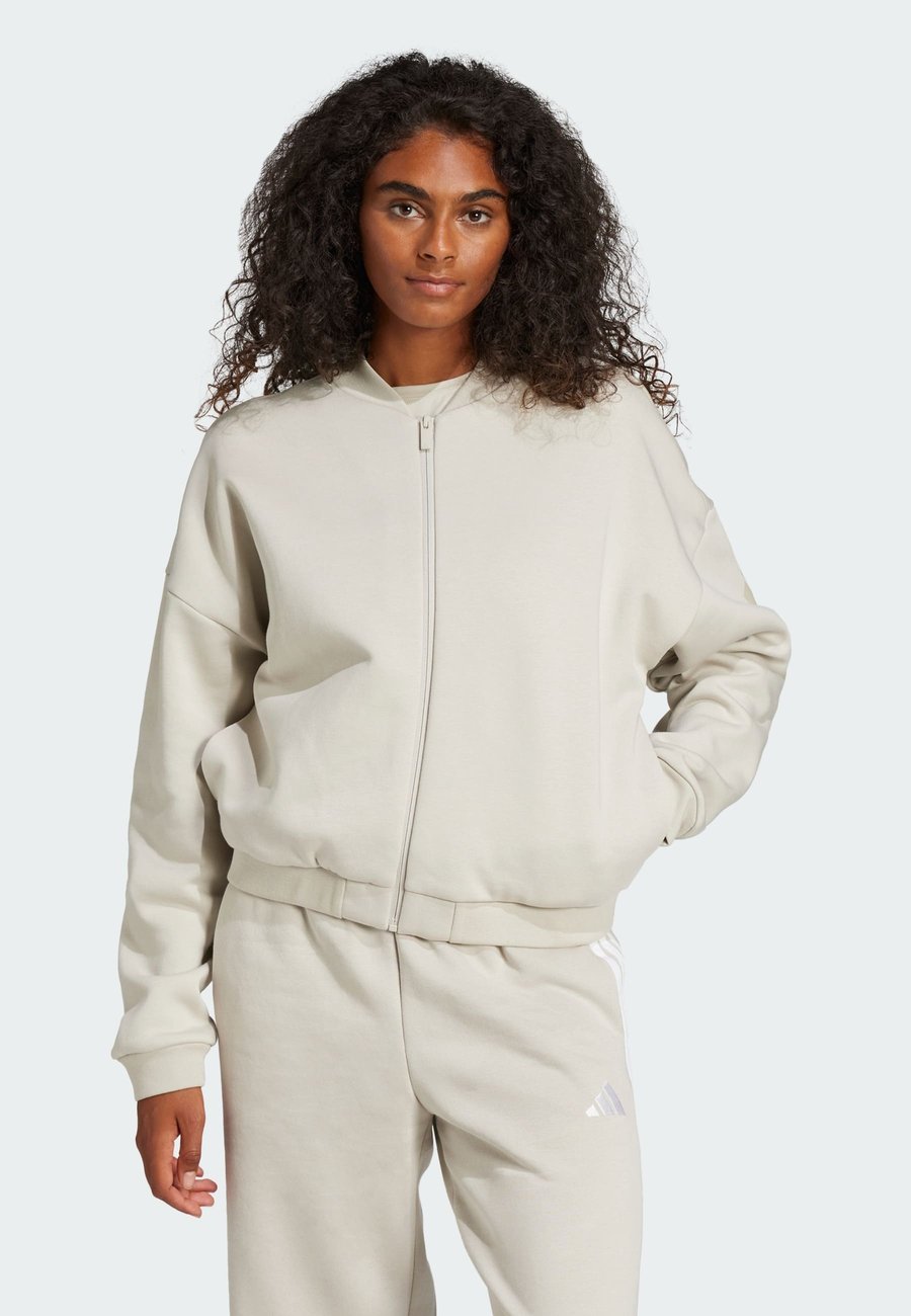 Толстовка Adidas Sportswear ESSENTIALS CONTEMPORARY BOMBER, Alumina/Beige
Толстовка Adidas Sportswear ESSENTIALS CONTEMPORARY BOMBER, Alumina/Beige
