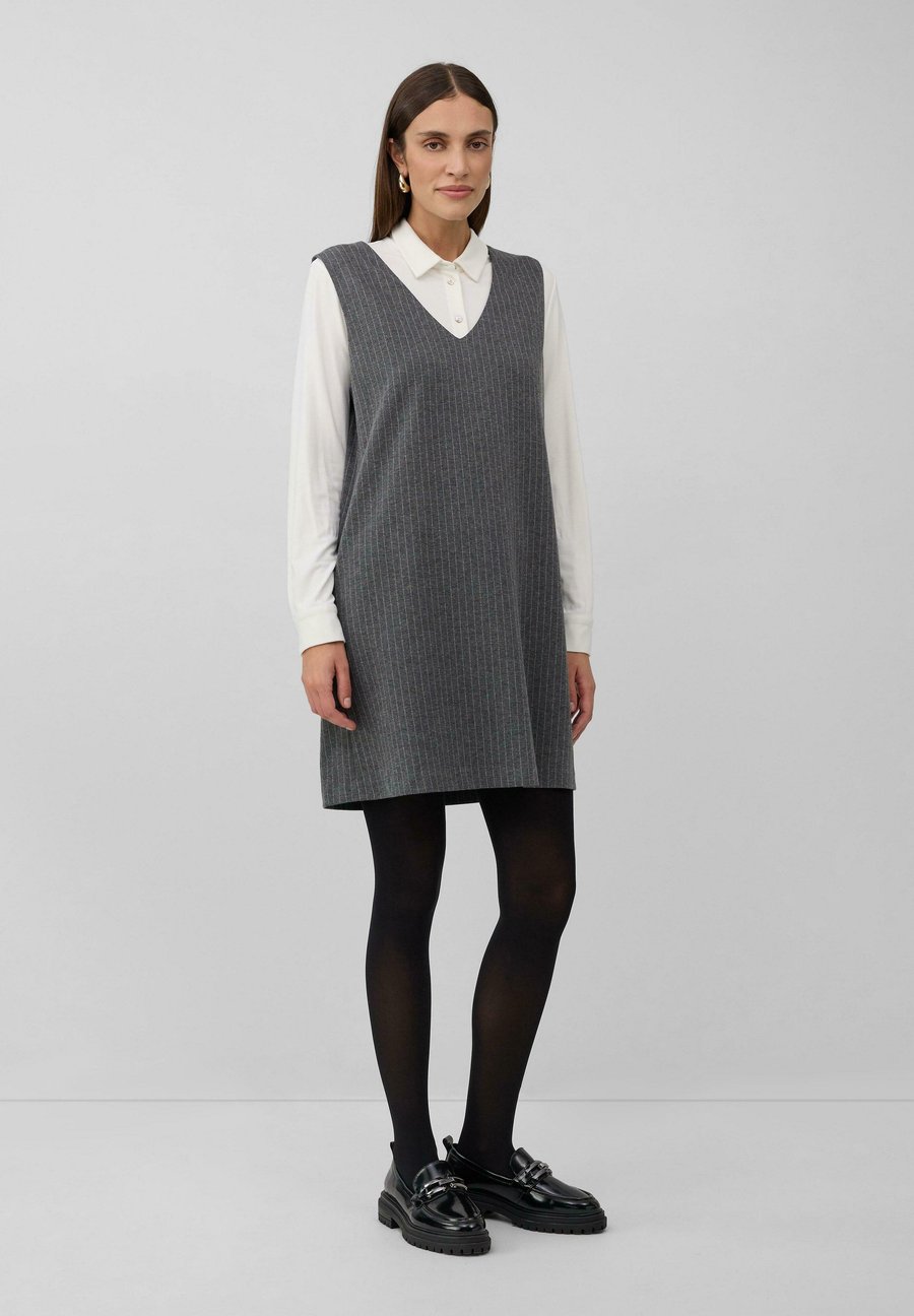 Платье s.Oliver BLACK LABEL Day dress, Dunkelgrau/Grey
Платье s.Oliver BLACK LABEL Day dress, Dunkelgrau/Grey